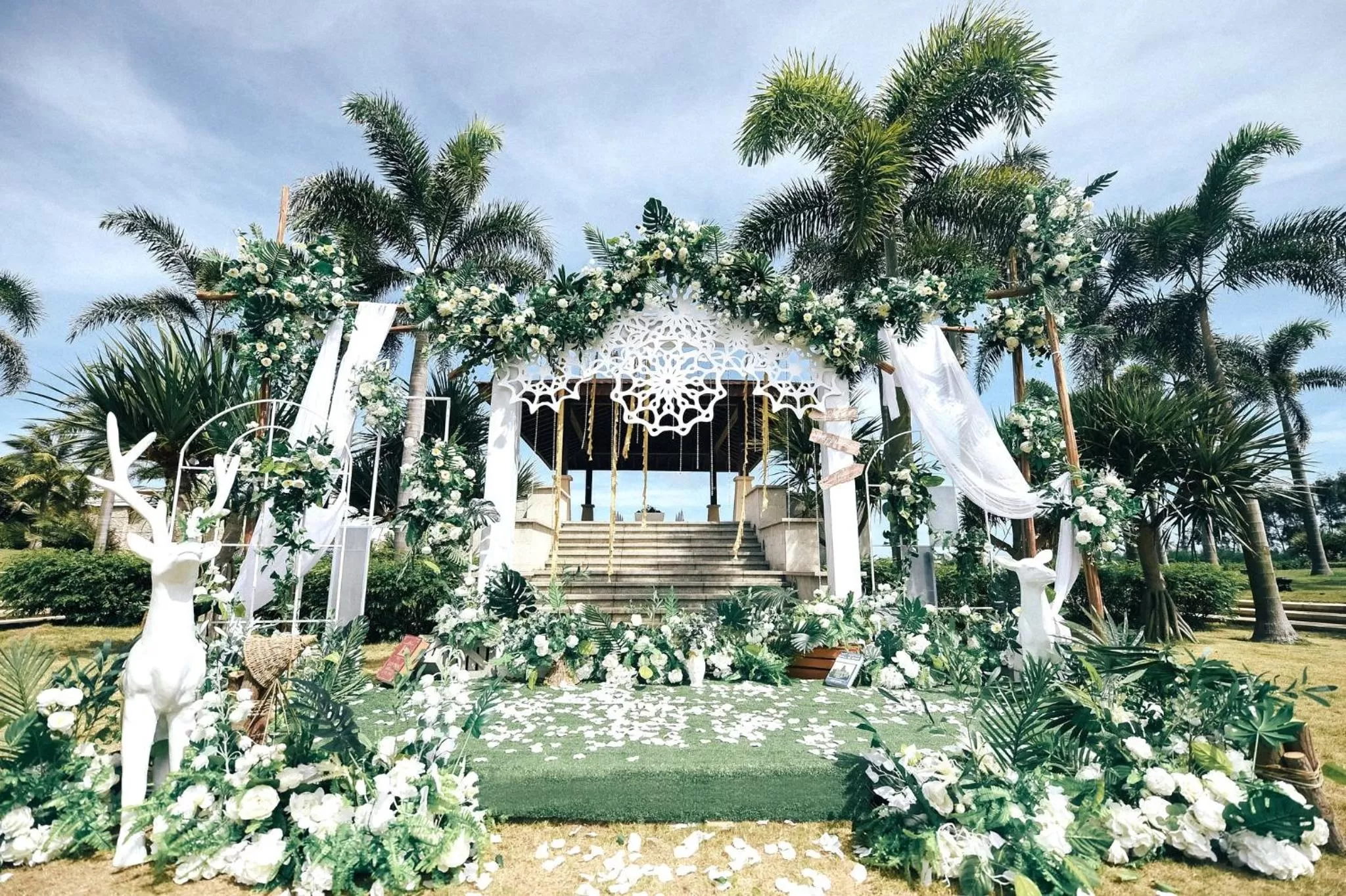 Meeting/conference room in Crowne Plaza Hailing Island, an IHG Hotel