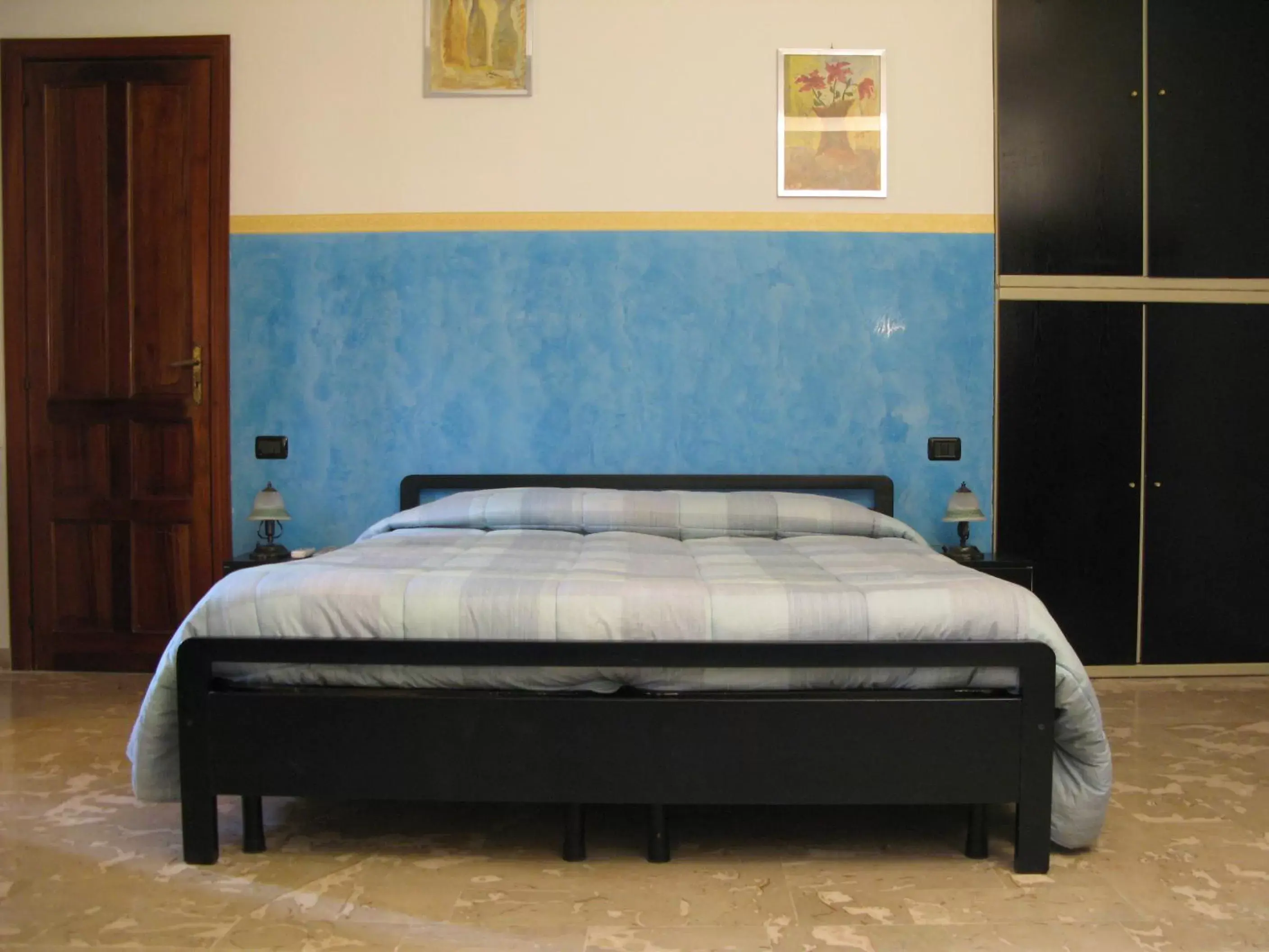 Bed in Mare Blu