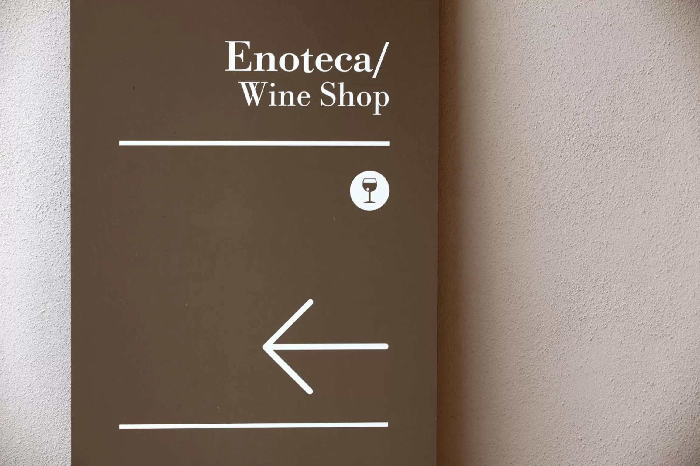 Facade/entrance in Le Torri - Castiglione Falletto