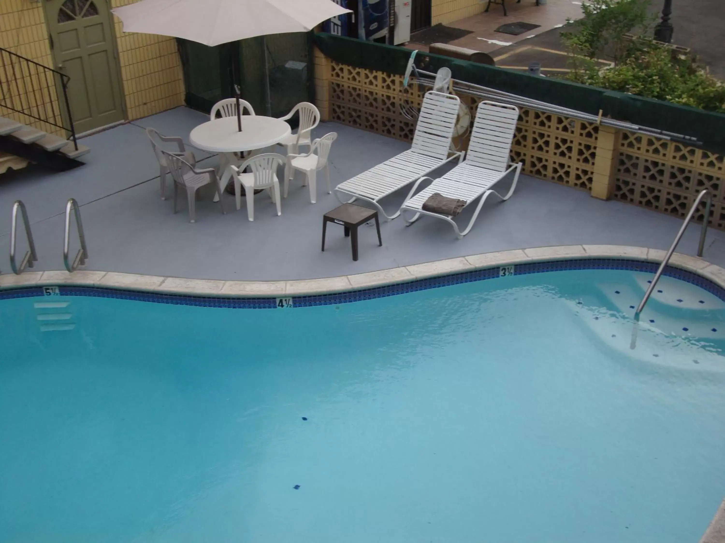 Swimming pool, Pool View in Townhouse Inn and Suites