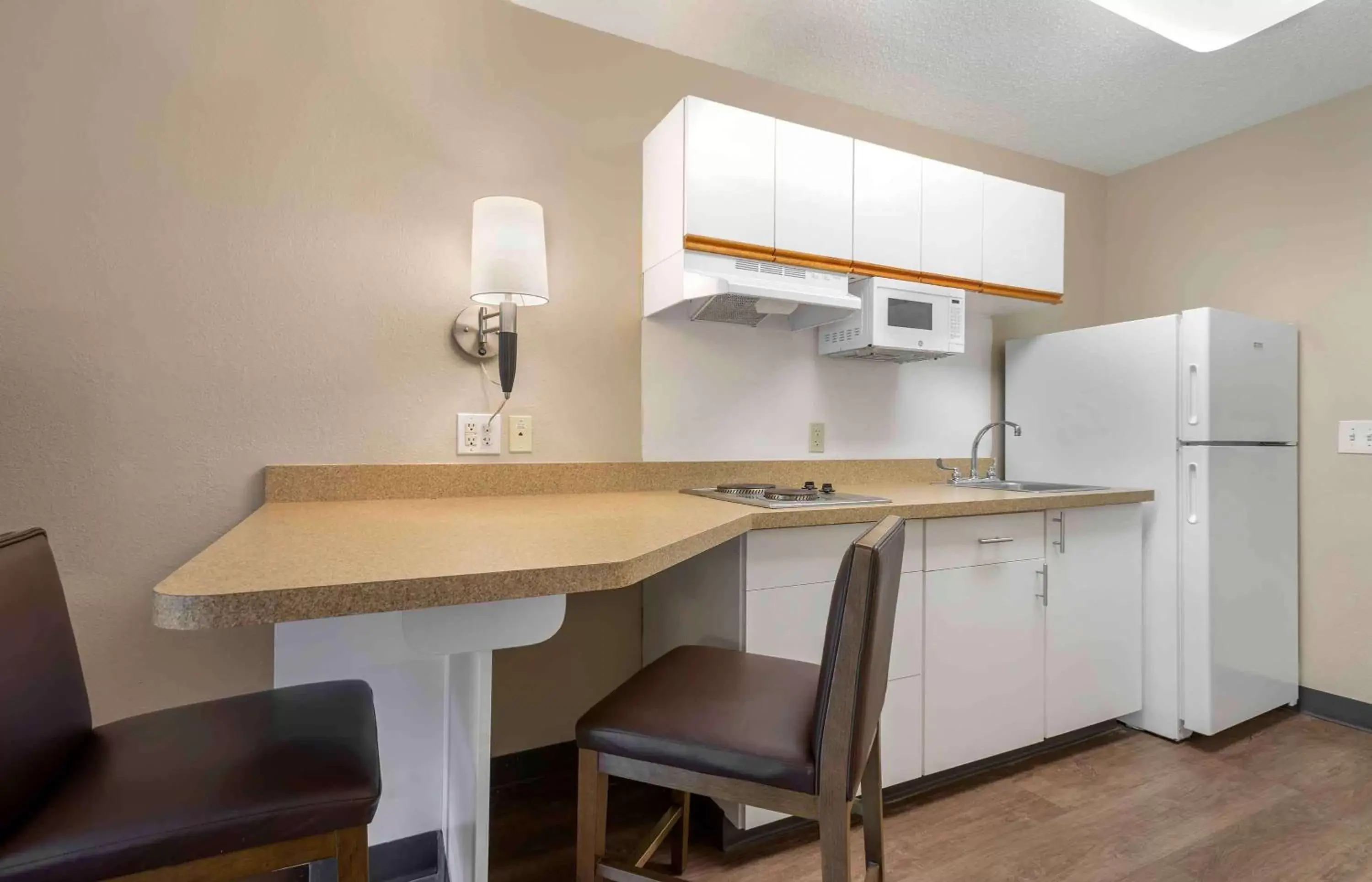 Bedroom, Kitchen/Kitchenette in Extended Stay America Suites - Hanover - Parsippany
