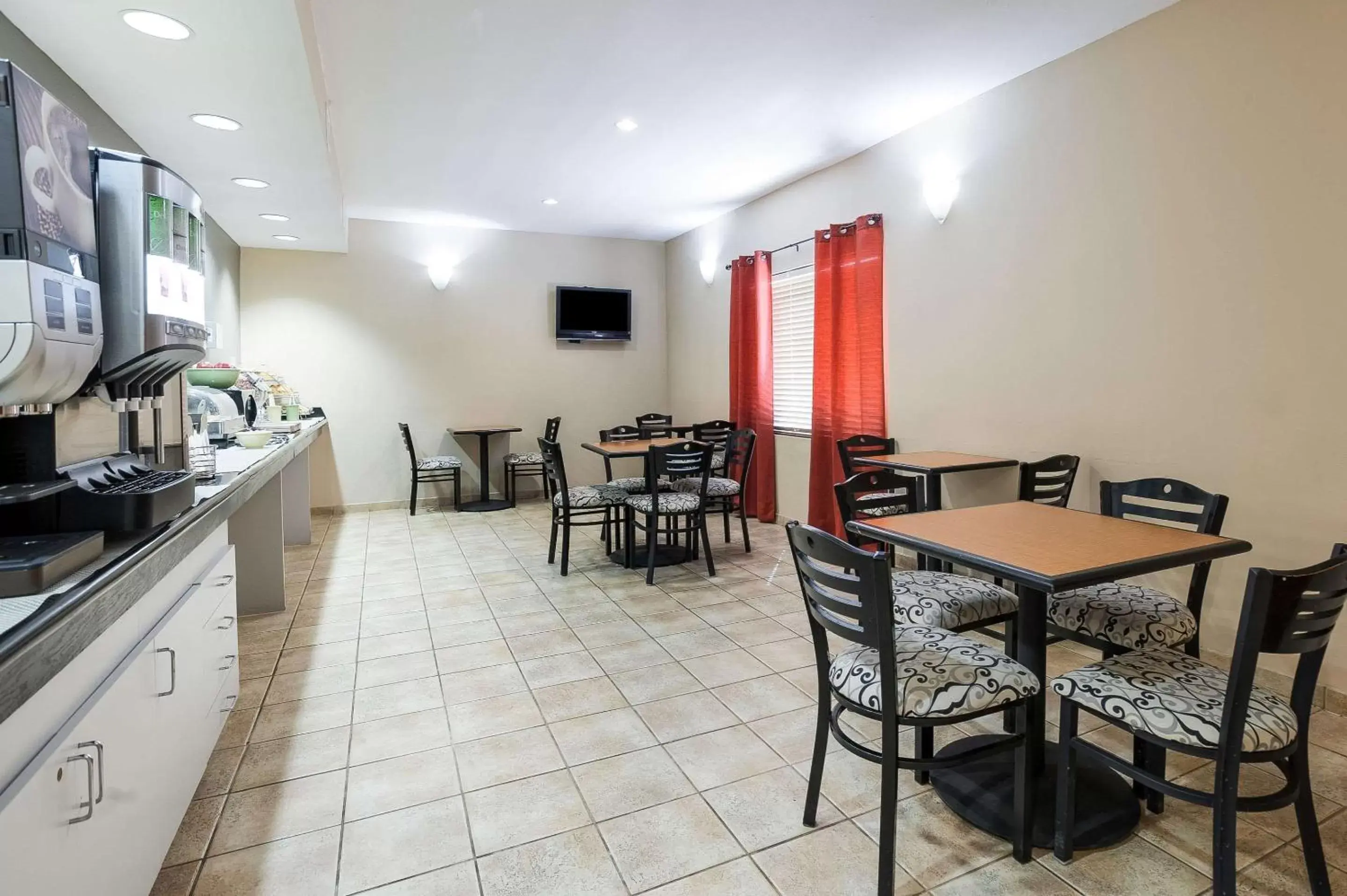 Restaurant/Places to Eat in Quality Inn & Suites Lake Charles