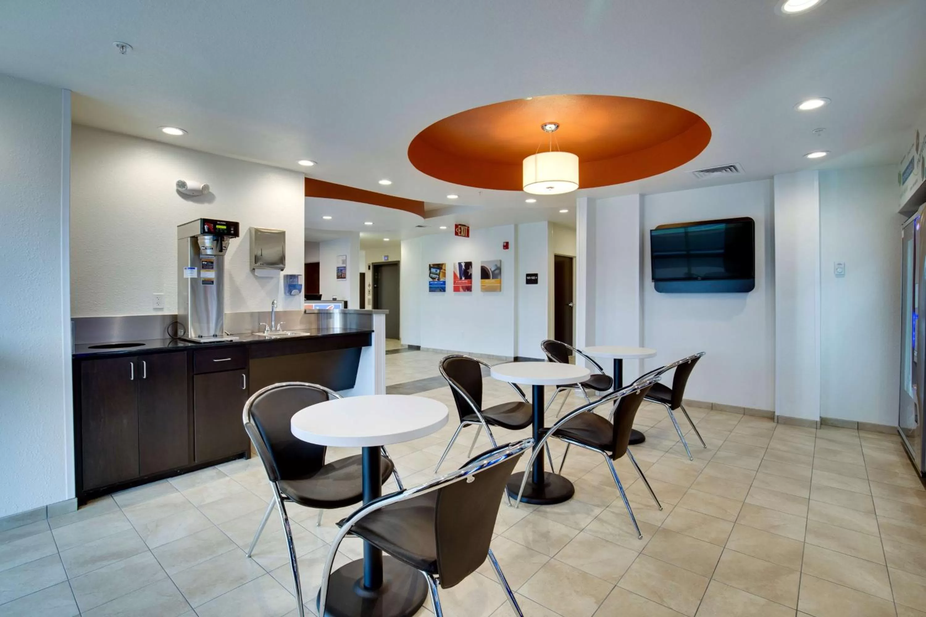 Lobby or reception in Motel 6 Poplar Bluff, MO