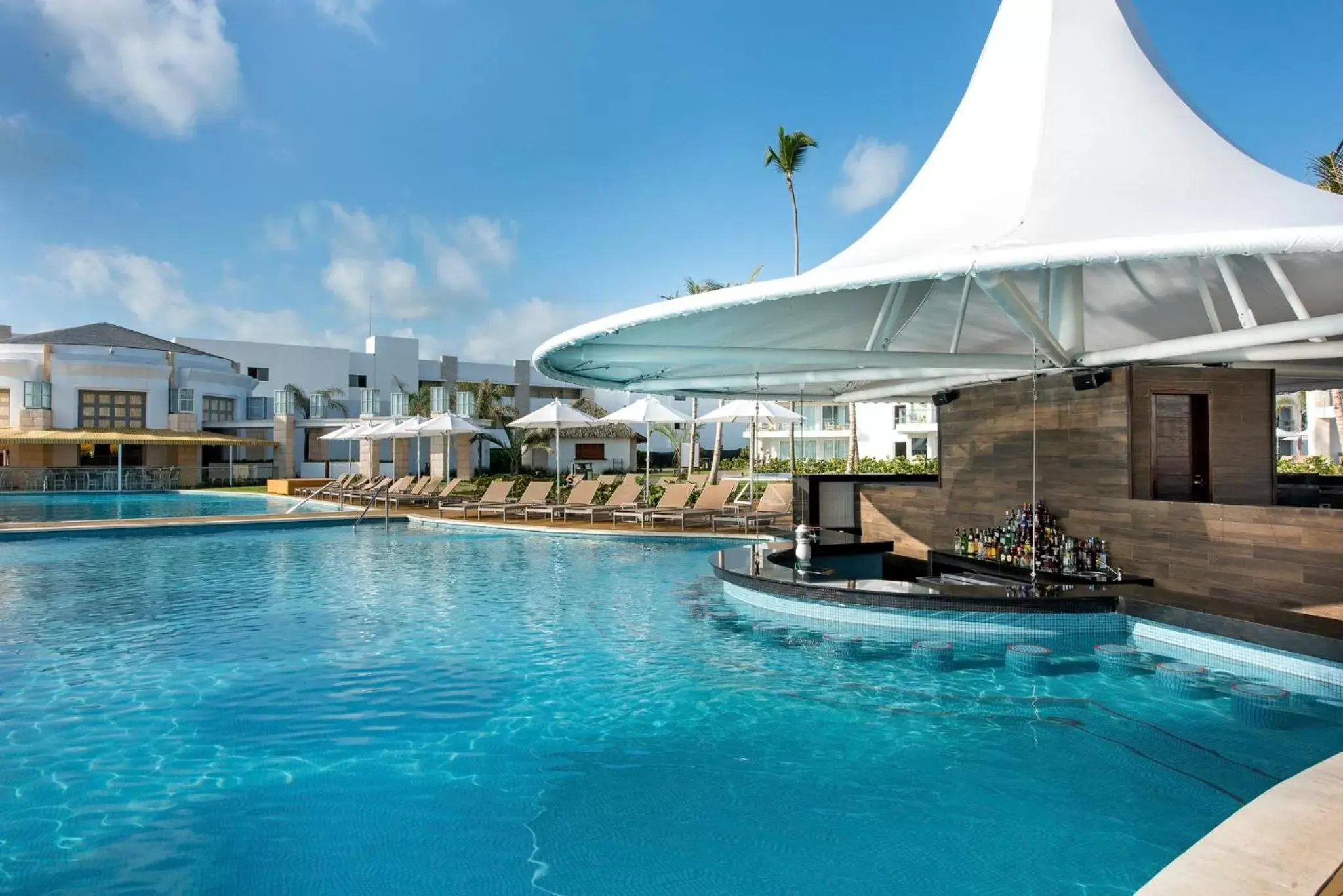 Lounge or bar, Swimming Pool in Nickelodeon Hotels & Resorts Punta Cana - Gourmet All Inclusive by Karisma