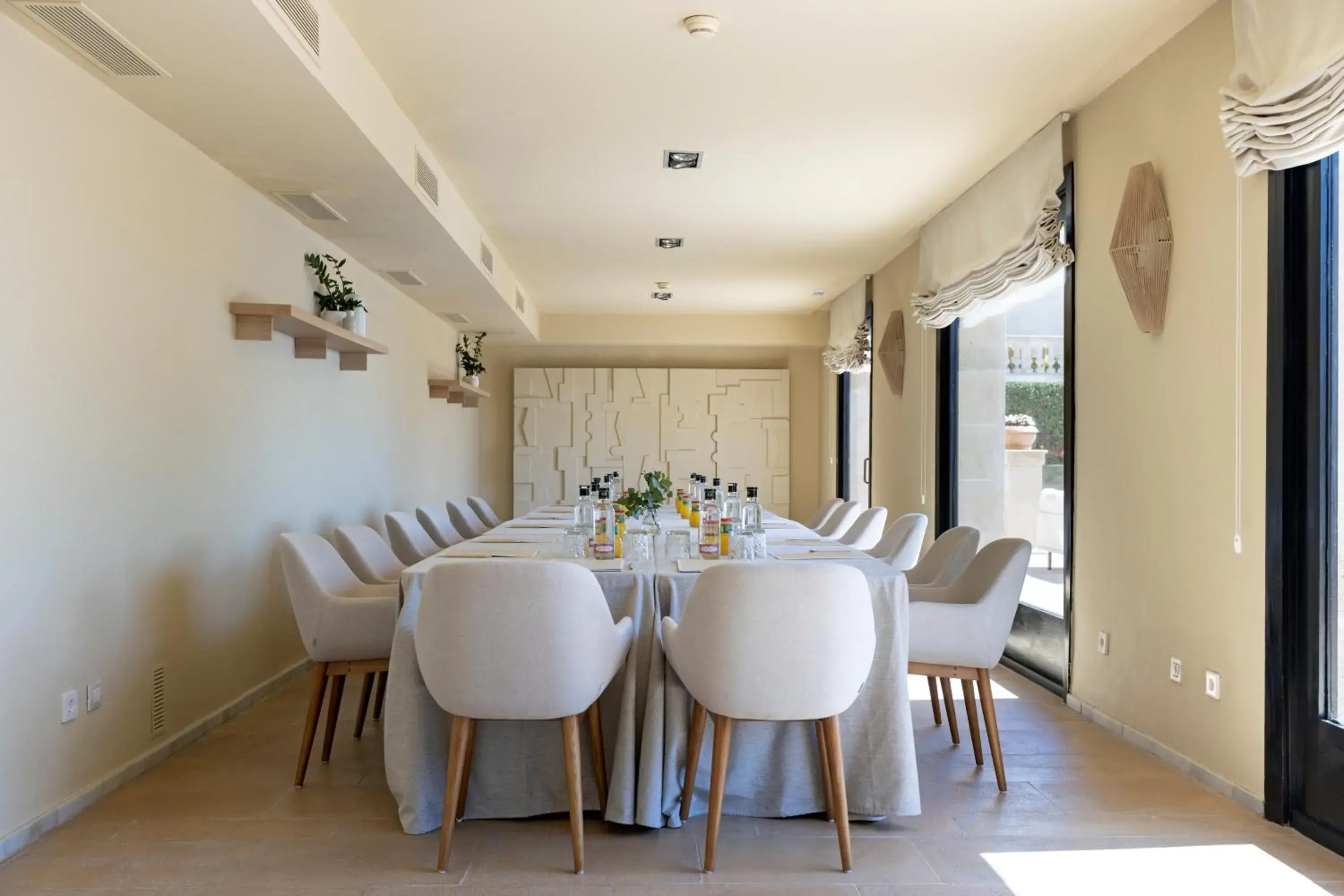 Meeting/conference room, Dining Area in Hotel Hospes Maricel y Spa