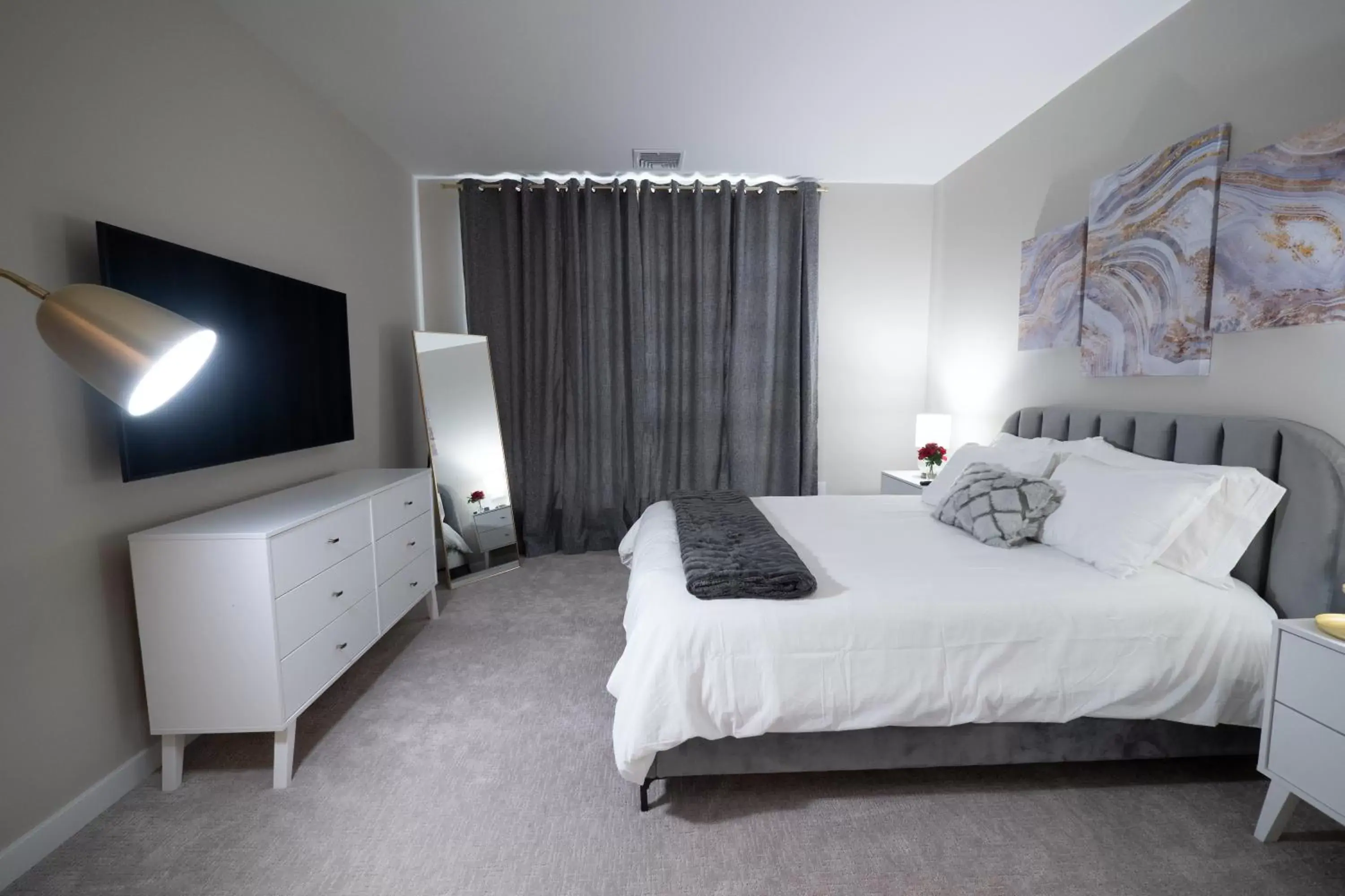 Bedroom, Bed in Luxury Furnished Apartments by Hyatus Downtown at Yale