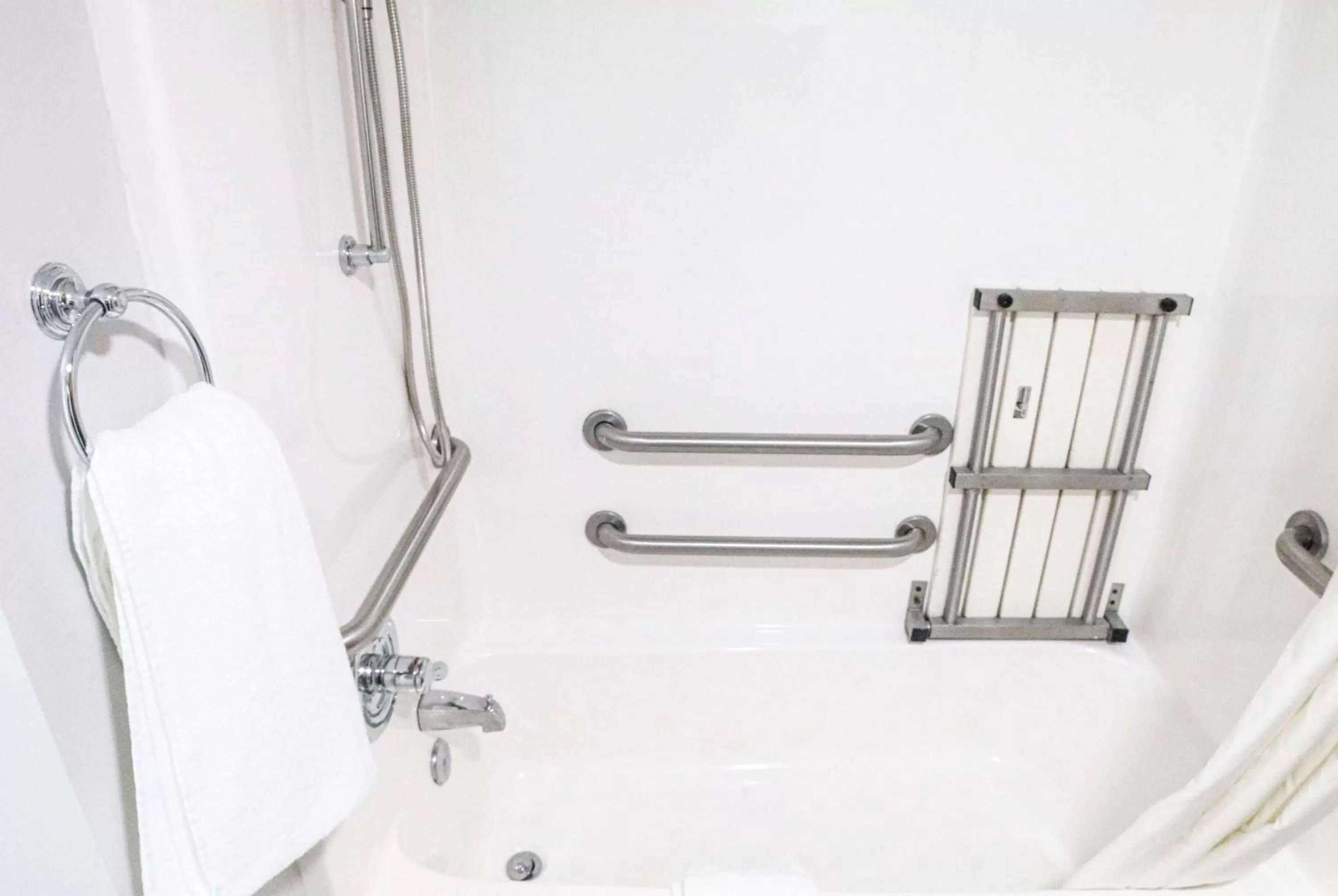 Bathroom in Microtel Inn & Suites by Wyndham Charlotte/Northlake