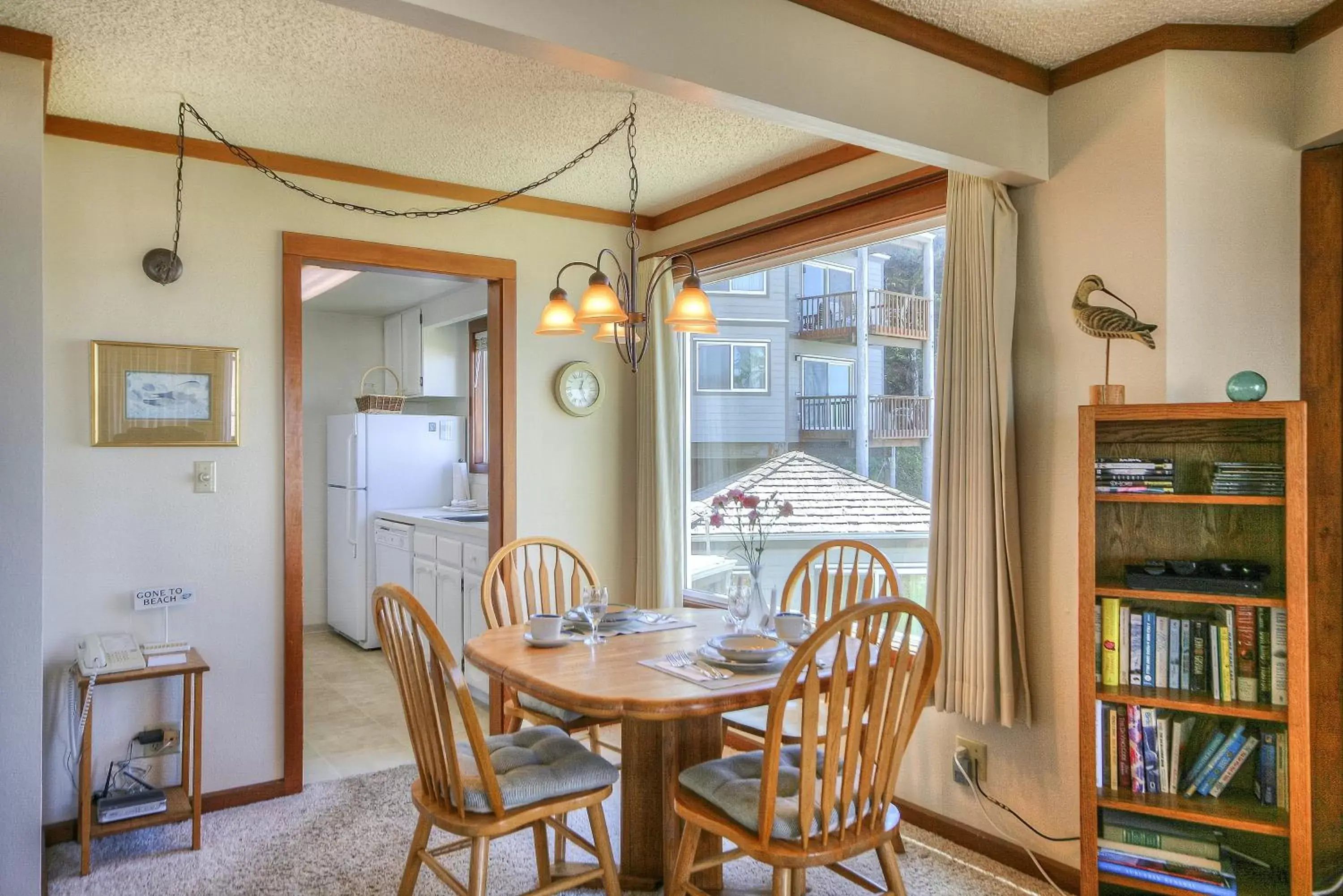 Dining Area in Little Creek Cove Beach Resort