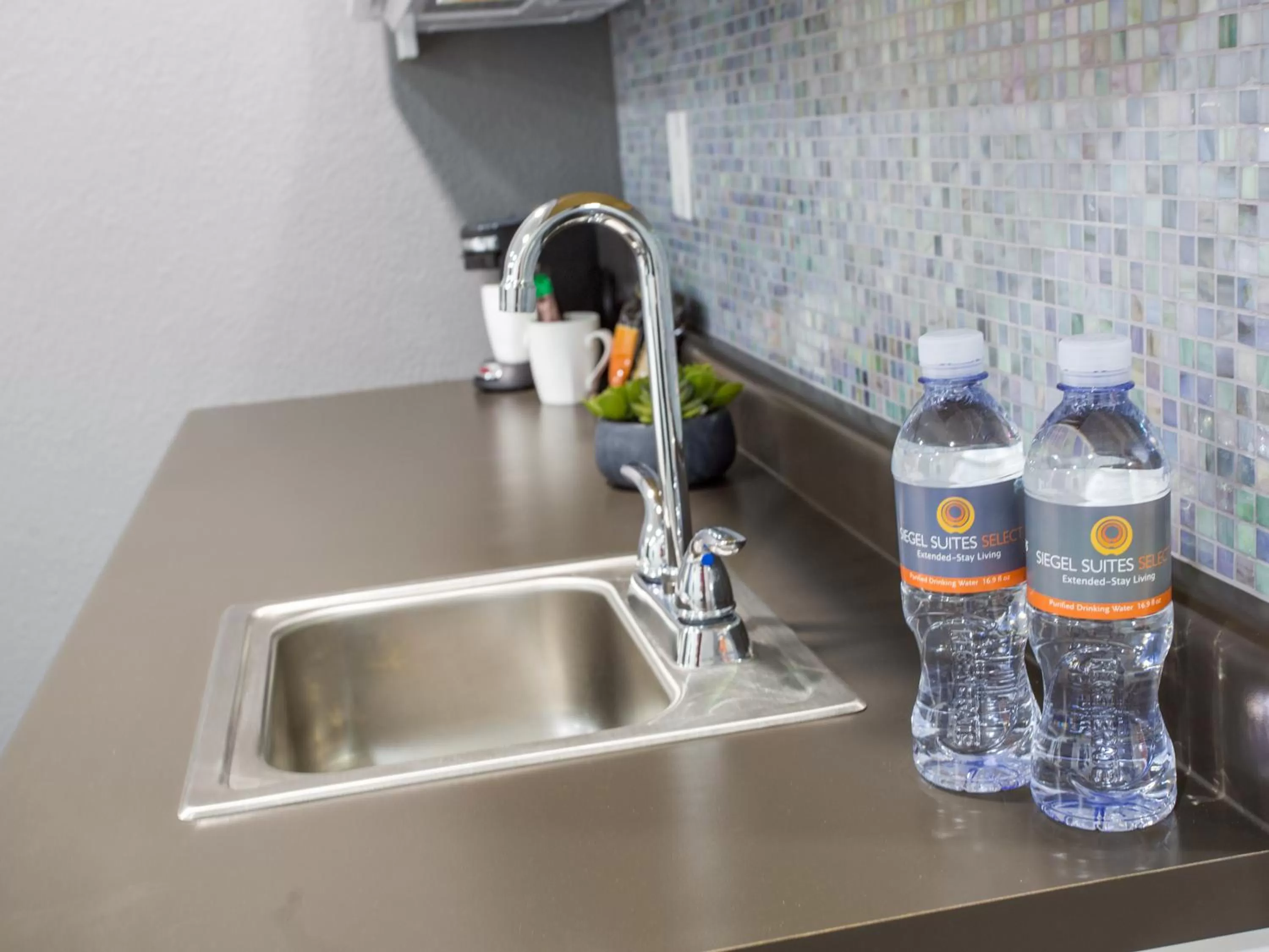 Kitchen or kitchenette in Siegel Select LV Strip-Convention Center