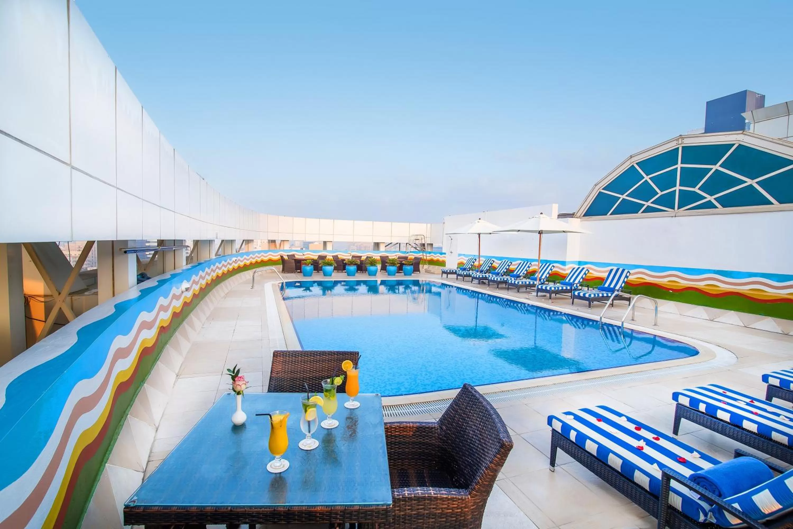 Swimming pool in Grand Excelsior Hotel Bur Dubai
