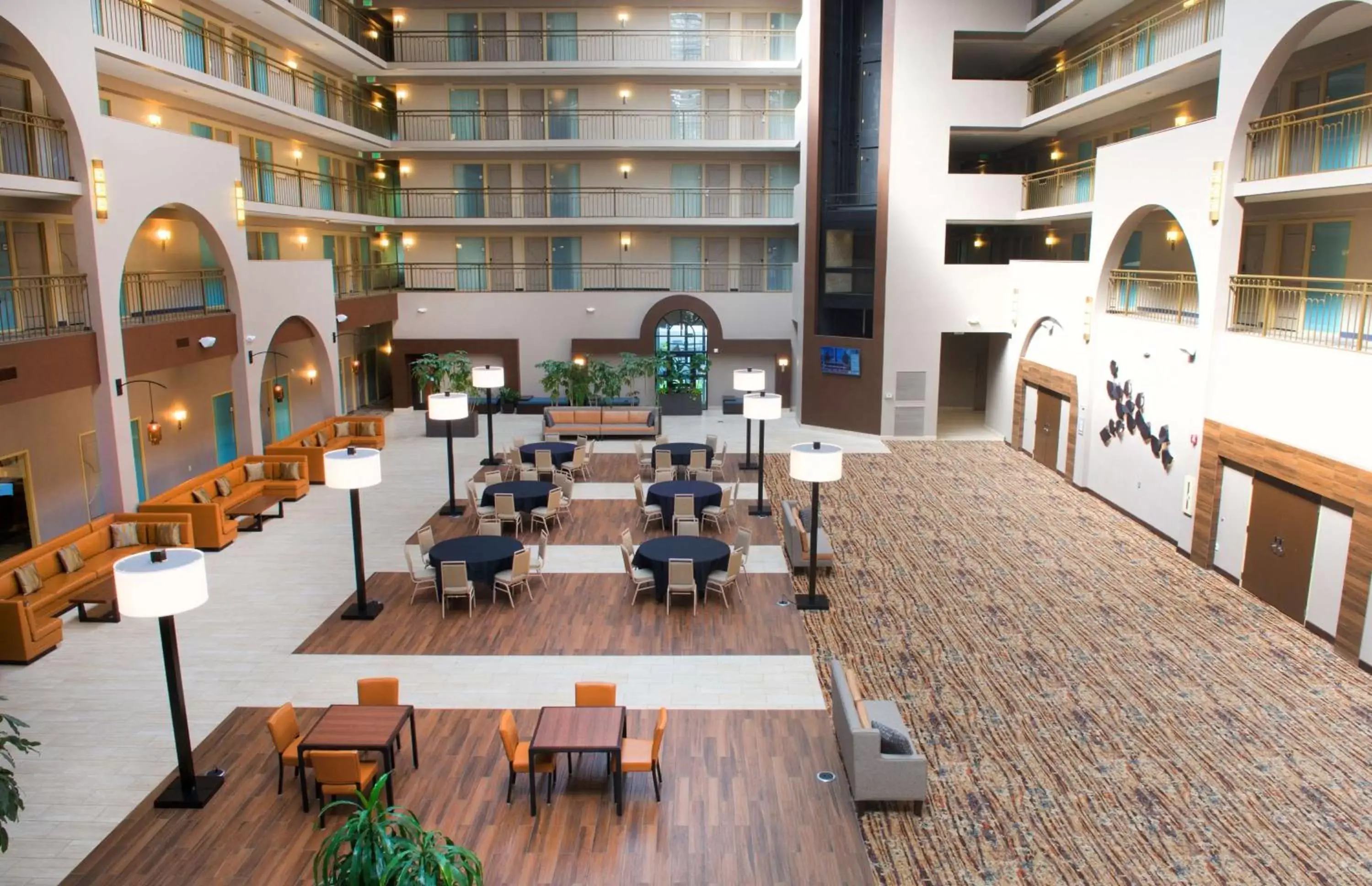 Lobby or reception, Restaurant/Places to Eat in Embassy Suites by Hilton Seattle North Lynnwood