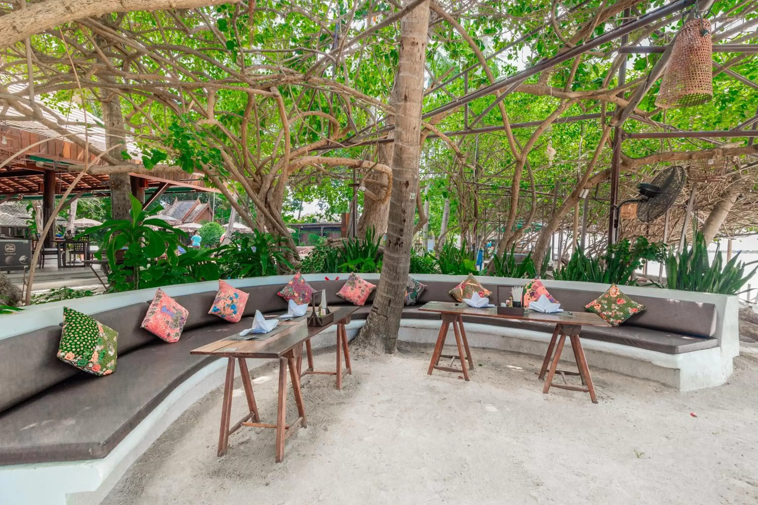 Restaurant/places to eat in Chaweng Garden Beach Resort - SHA Plus Restaurant/places to eat in Chaweng Garden Beach Resort - SHA Plus