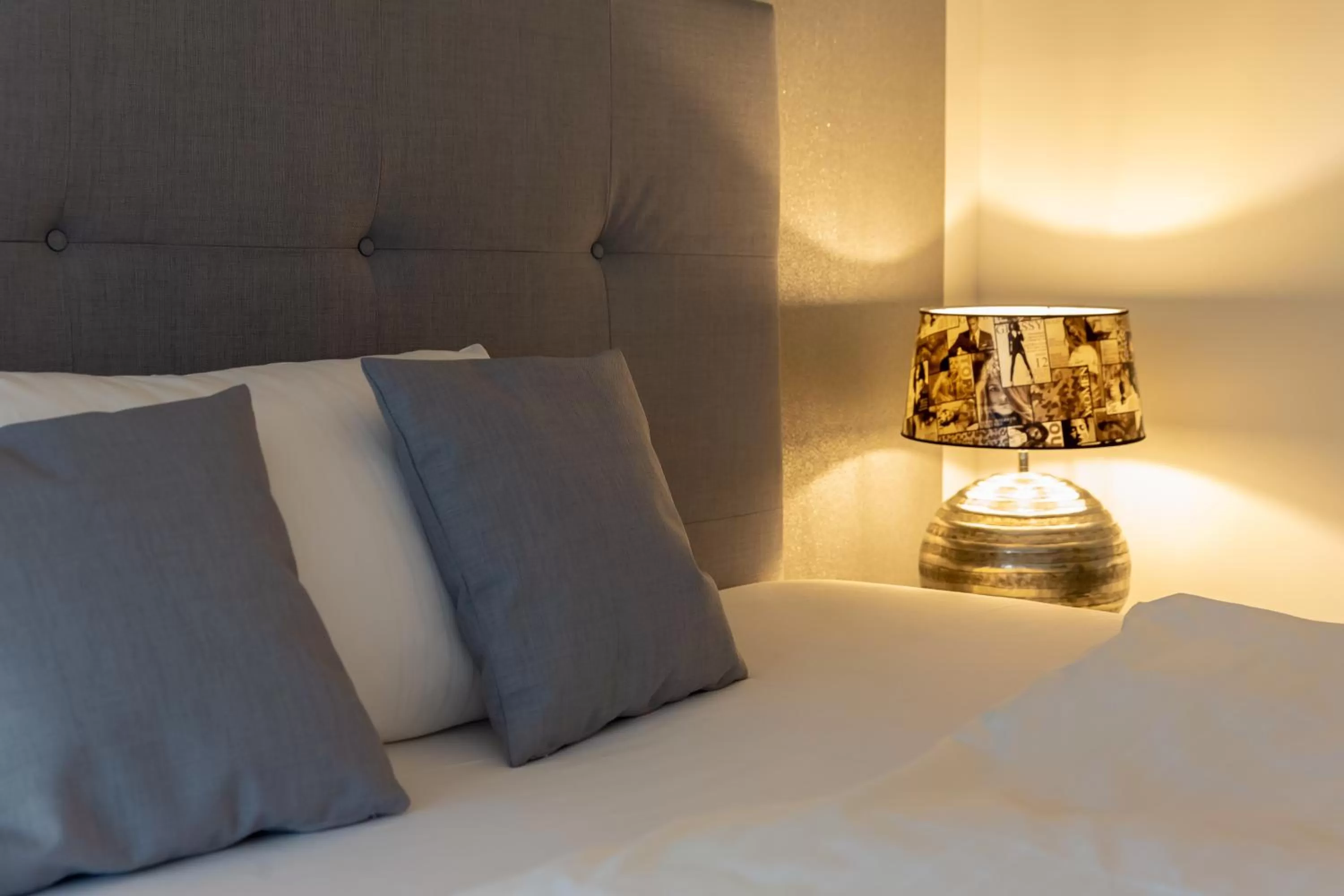 Photo of the whole room, Bed in Parkhotel FRITZ am Brunnen