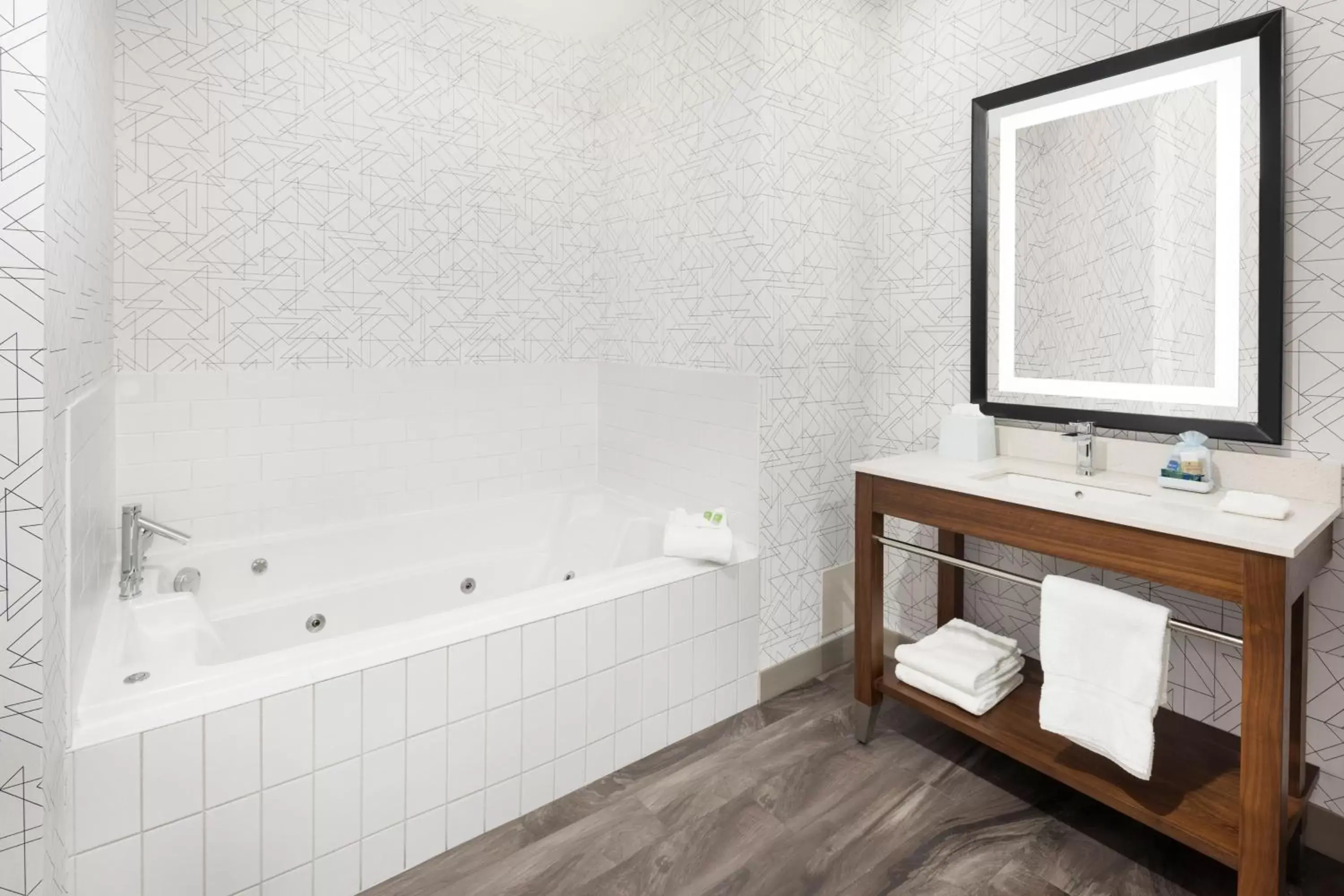 Bathroom in Four Points by Sheraton Calgary Airport