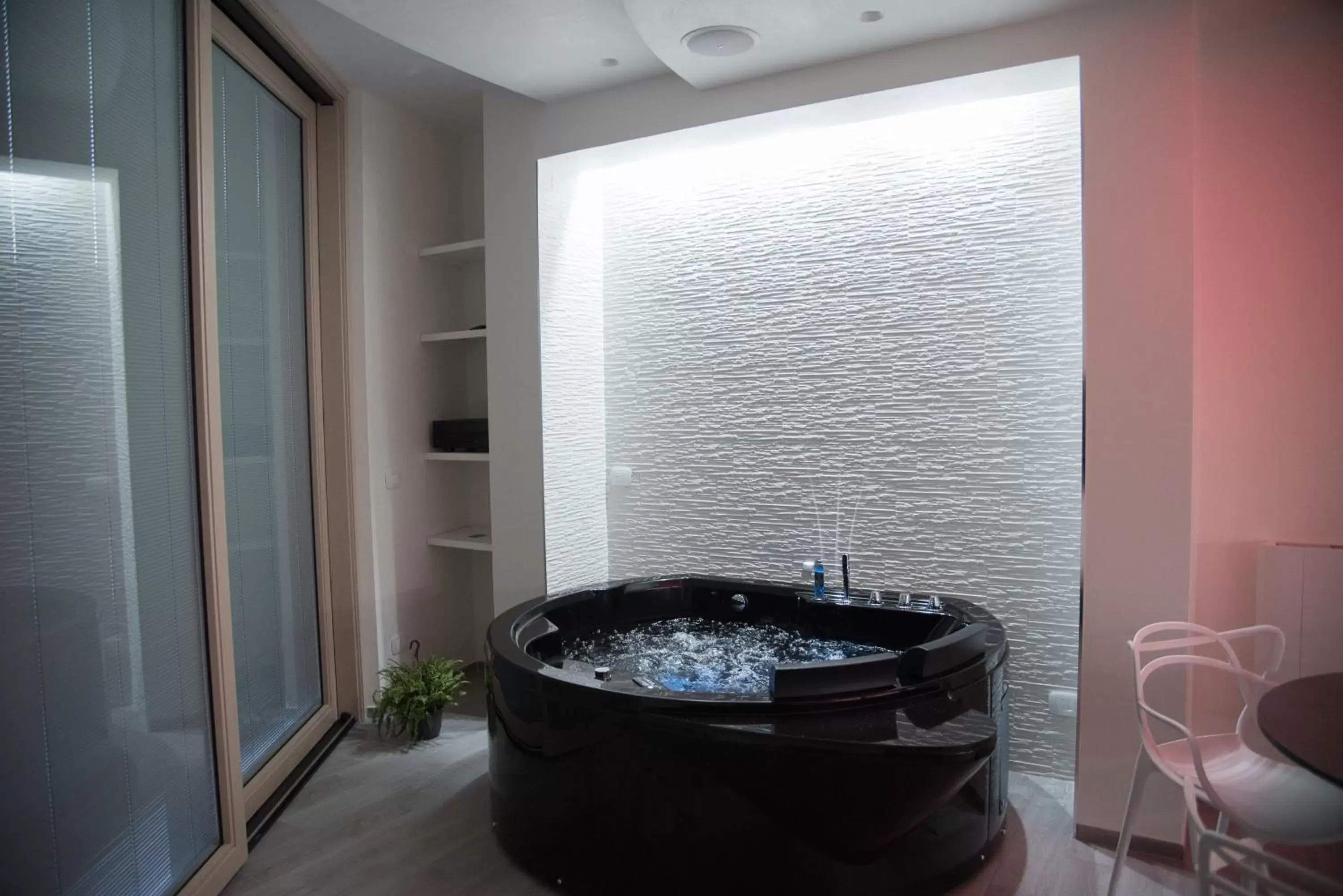 Hot Tub in Pandora Luxury Suite