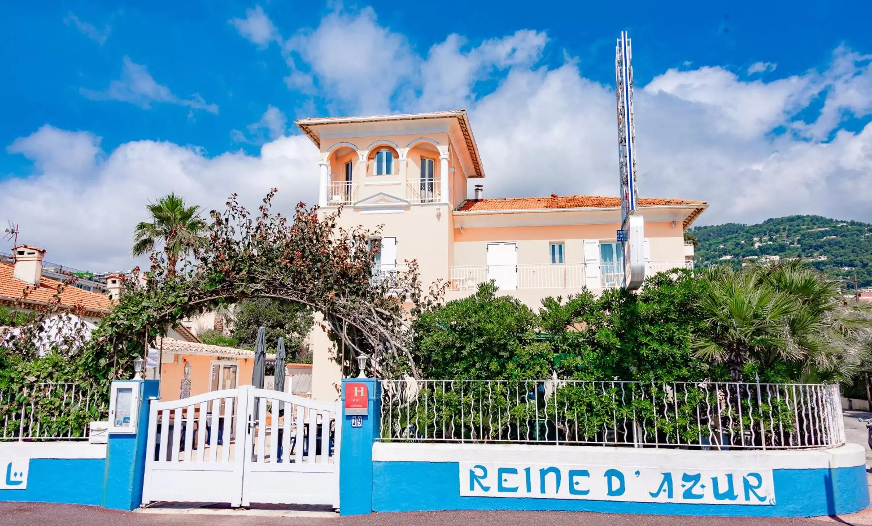 Property Building in Hotel et Appartements Reine D'Azur