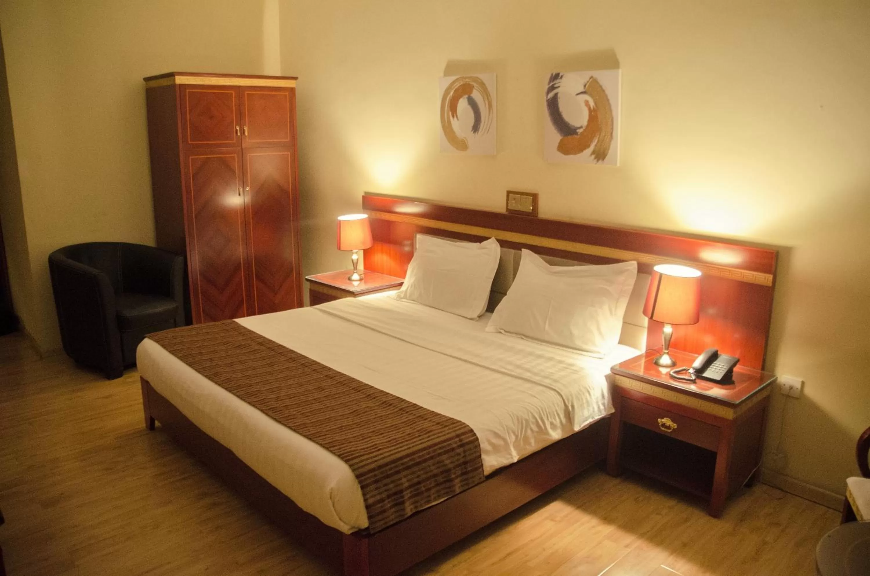 TV and multimedia, Bed in Hotel Rosebud