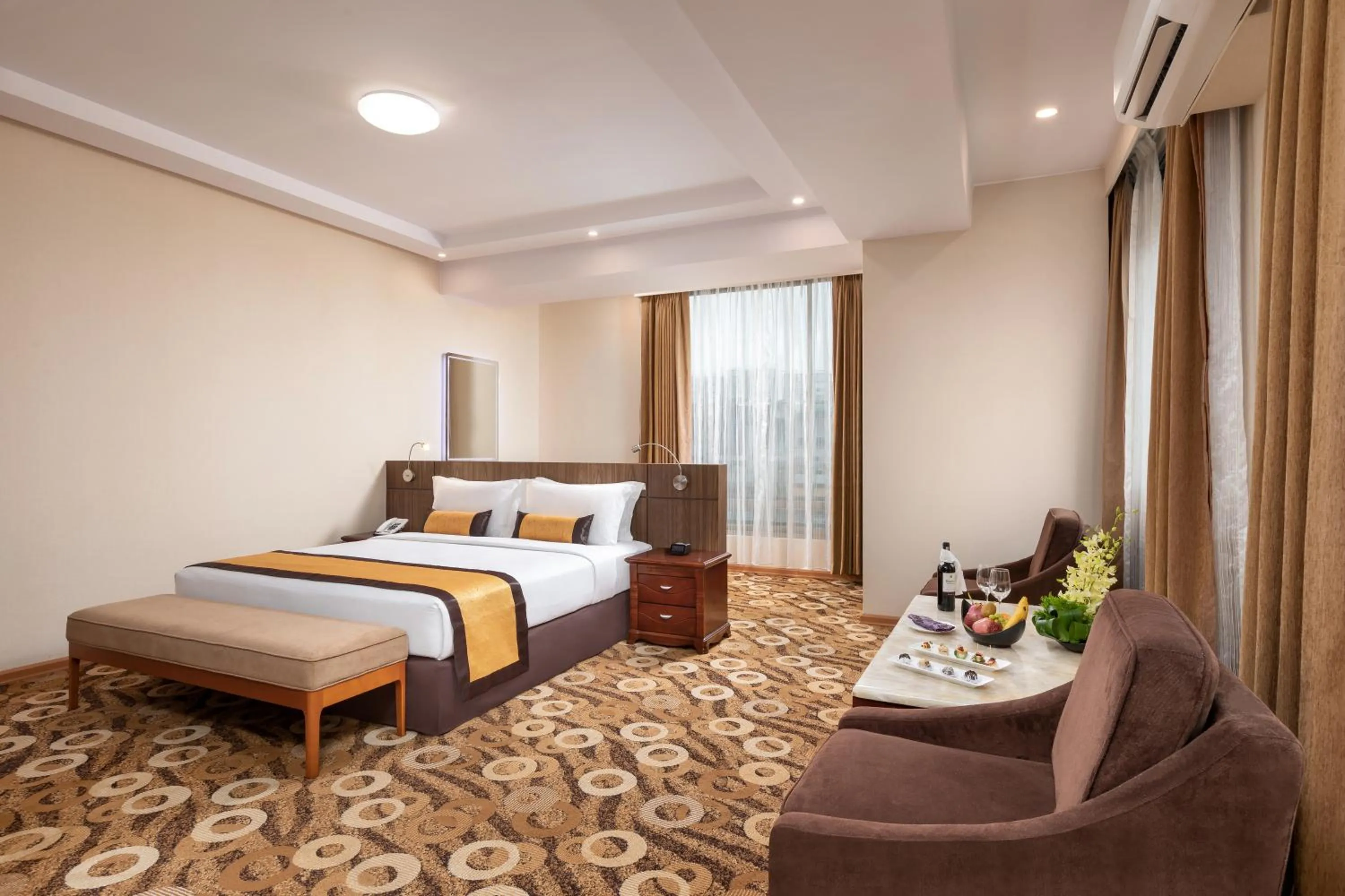 Bed in Best Western Green Hill Hotel