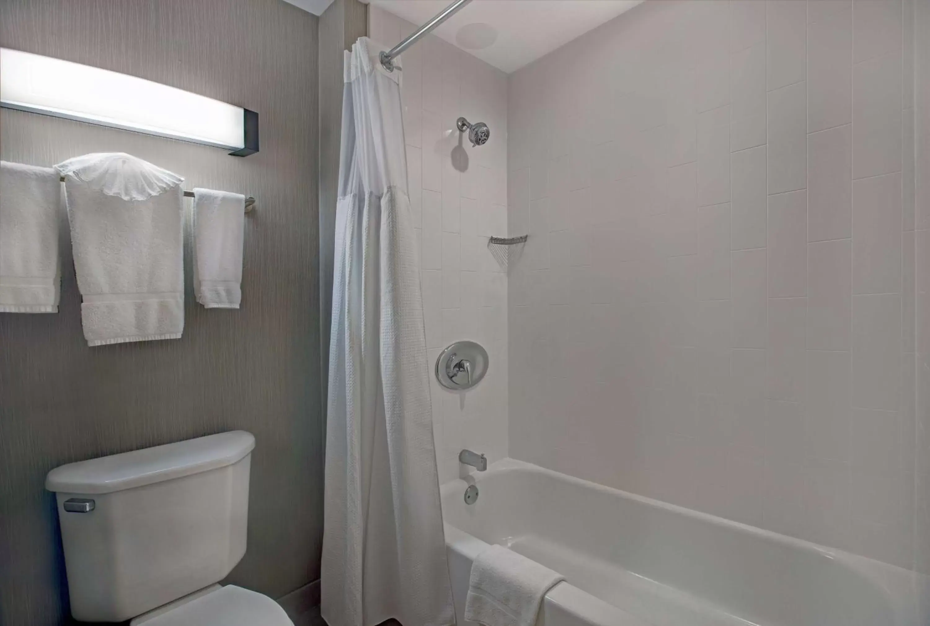 Bathroom in Homewood Suites by Hilton Chicago-Lincolnshire