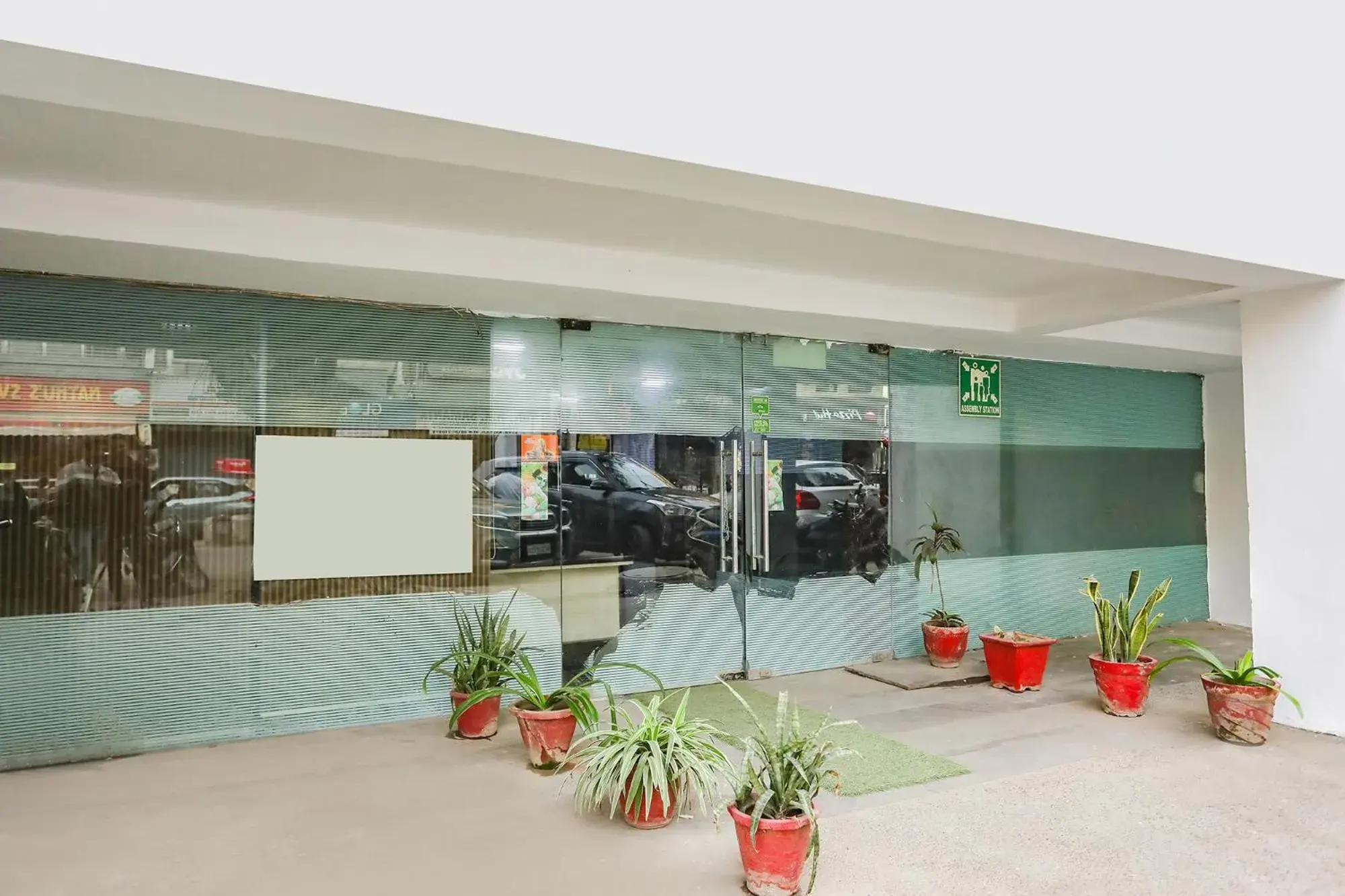 Facade/entrance in FabExpress Lotus Palace Facade/entrance in FabExpress Lotus Palace