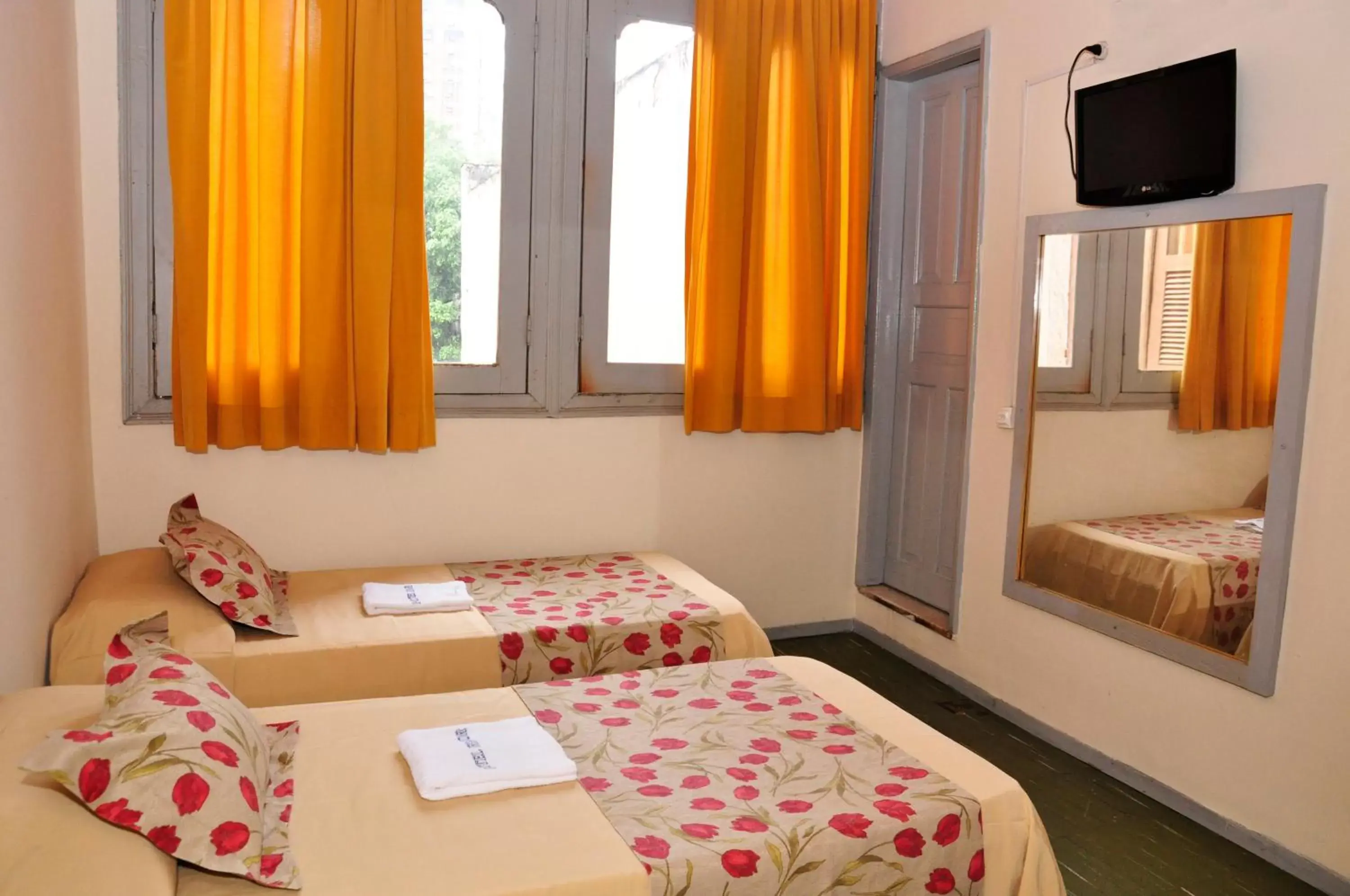 Bedroom, Room Photo in Hotel Plaza Riazor