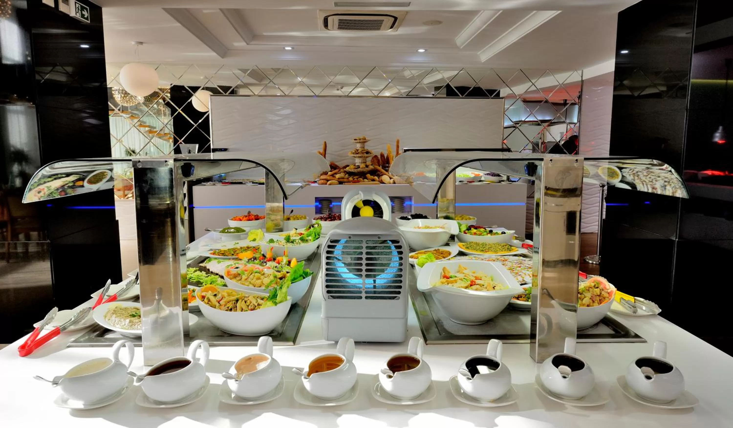 Restaurant/places to eat in Royal Tulip City Center