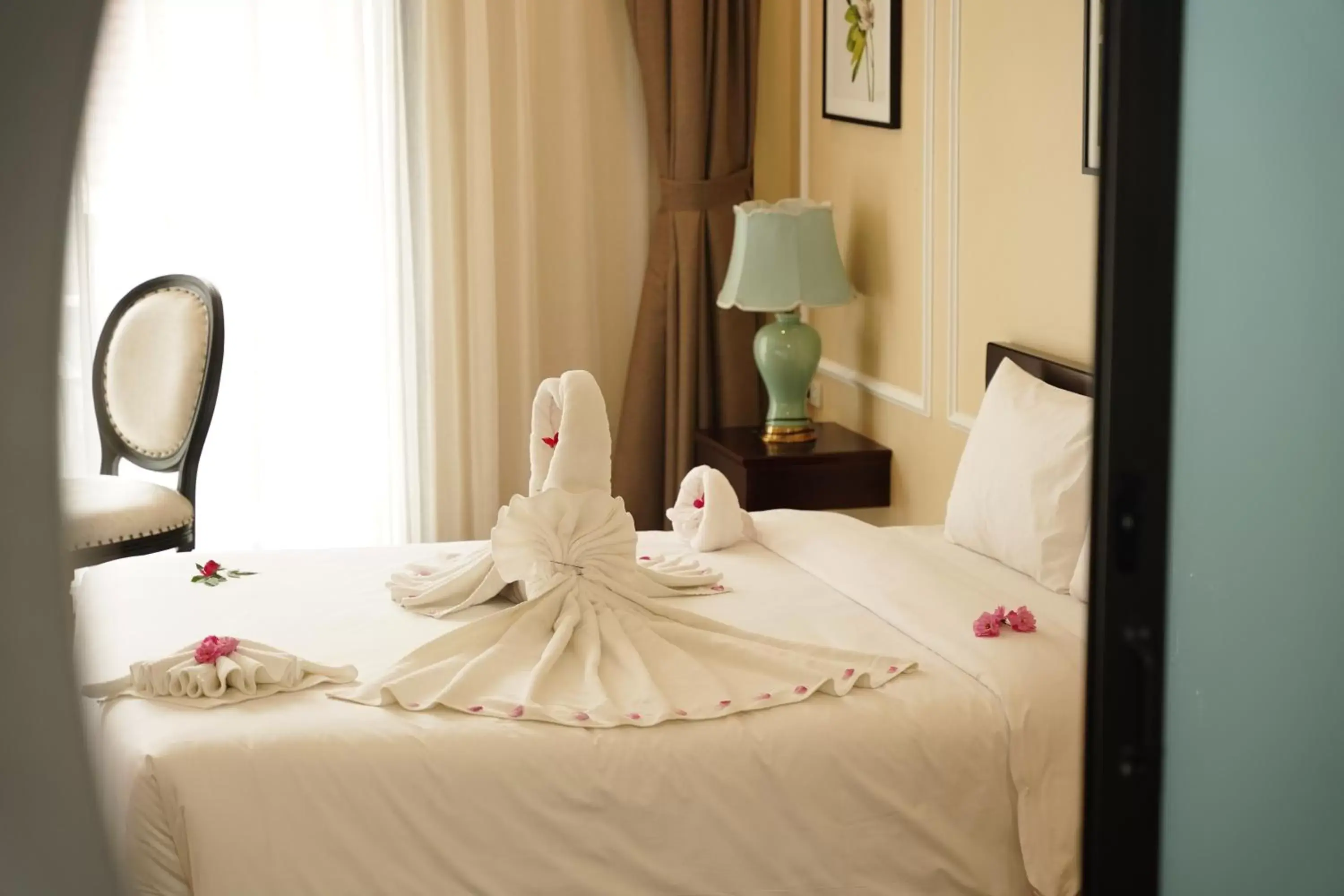 Photo of the whole room, Bed in Lalita Tam Coc Resort & Spa Photo of the whole room, Bed in Lalita Tam Coc Resort & Spa