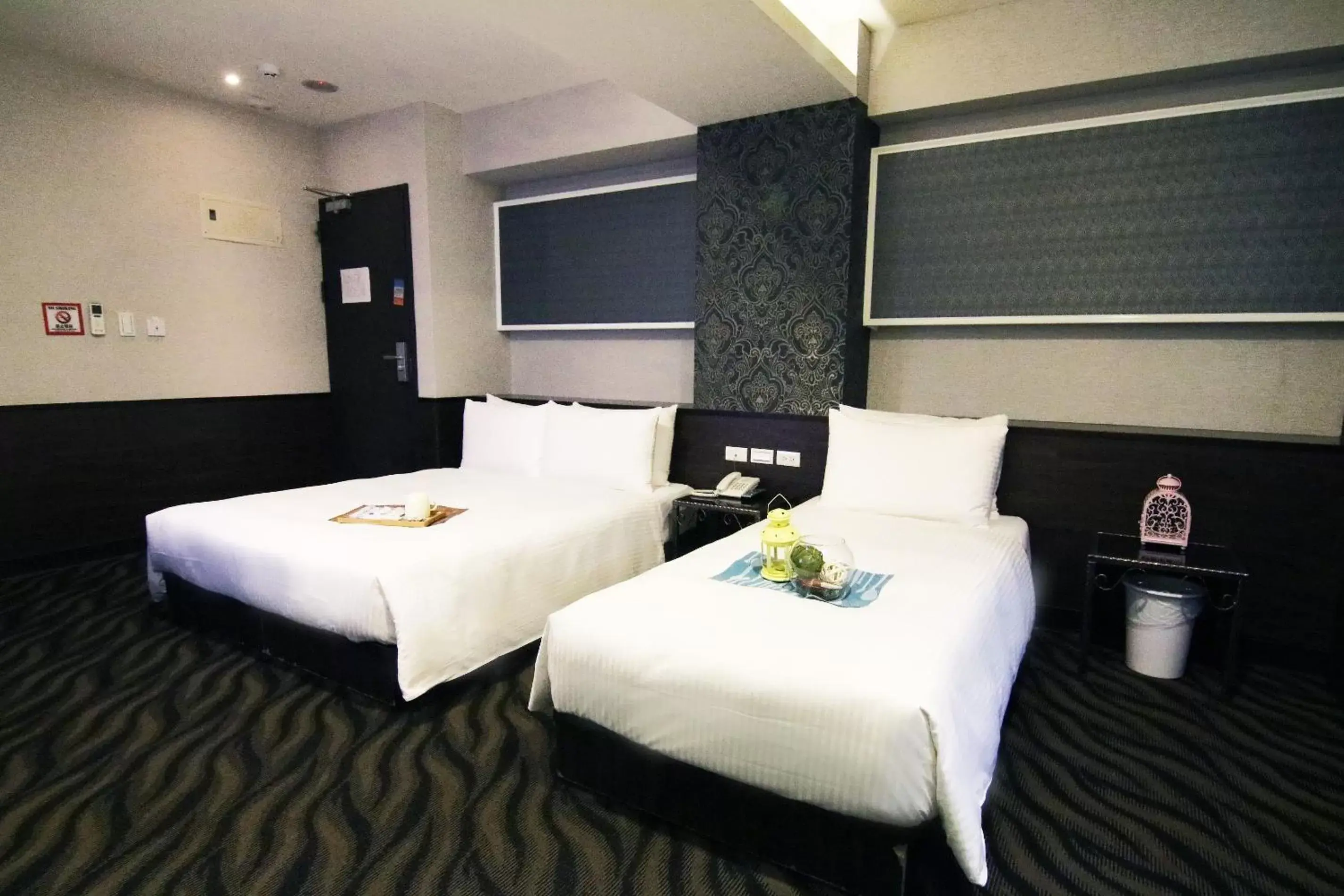 Photo of the whole room, Bed in Hotel 6 - Ximen