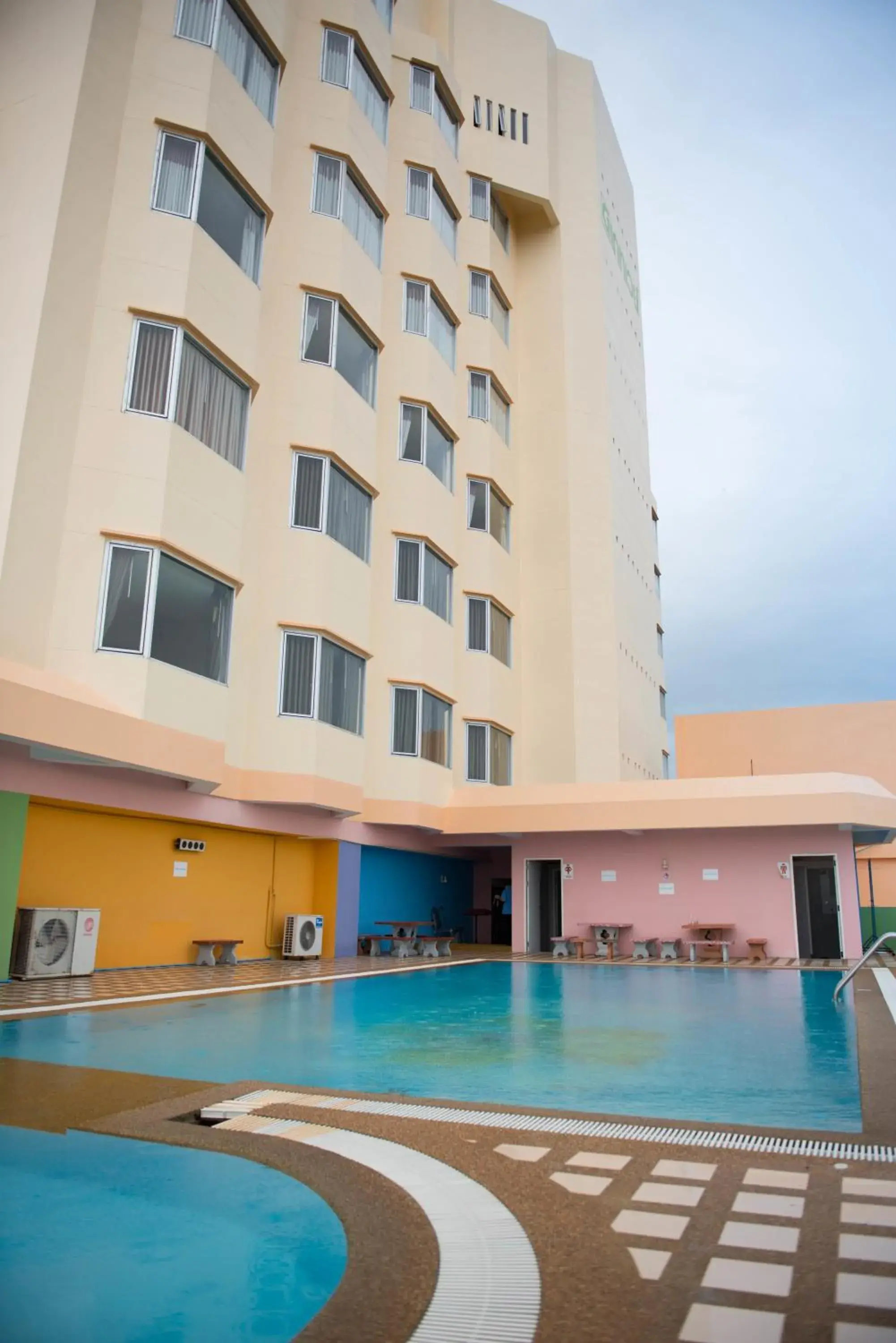 Property building in Phayao Gateway Hotel Property building in Phayao Gateway Hotel