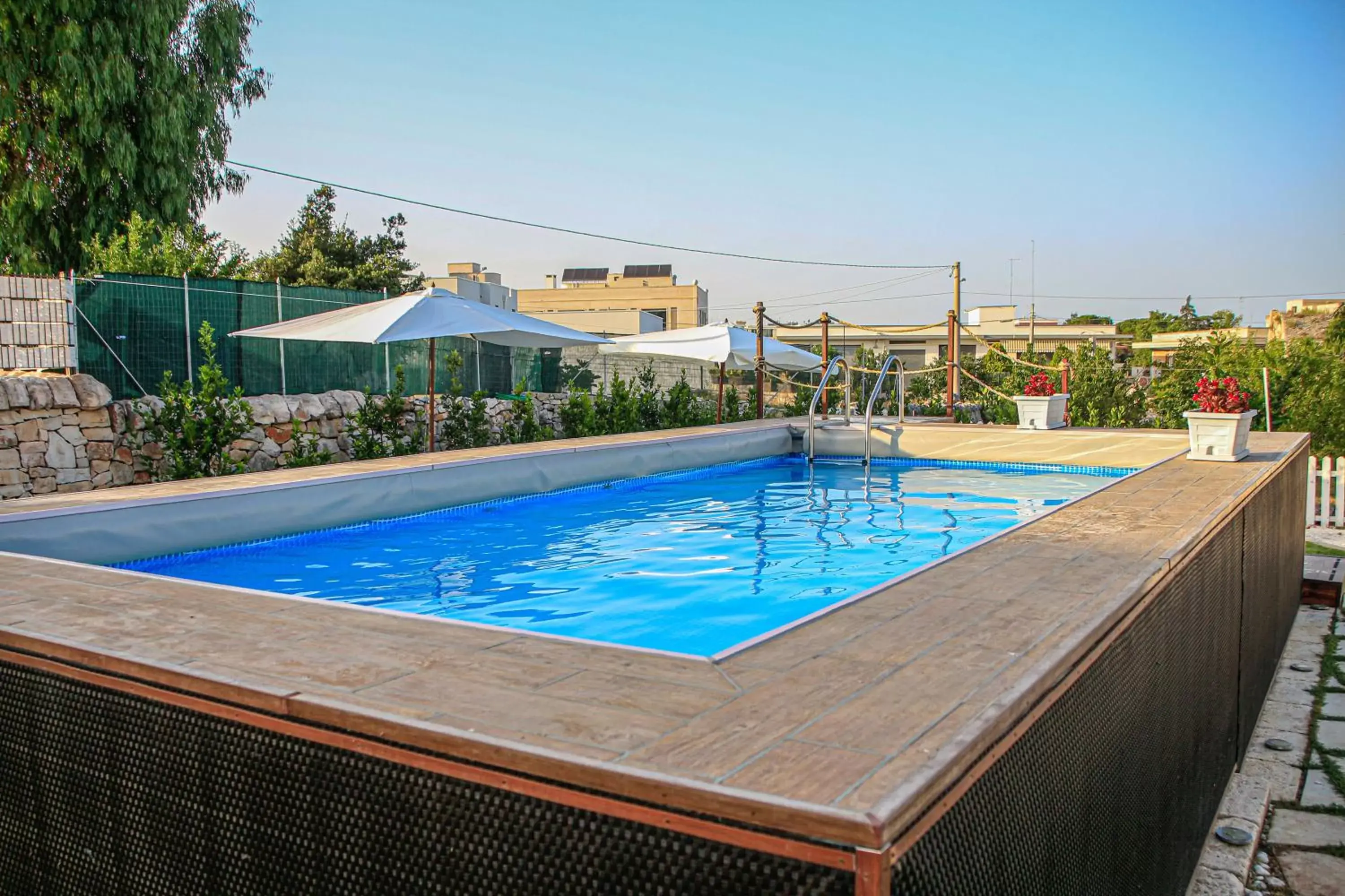 Swimming Pool in B&B Trulli Donna Isabella