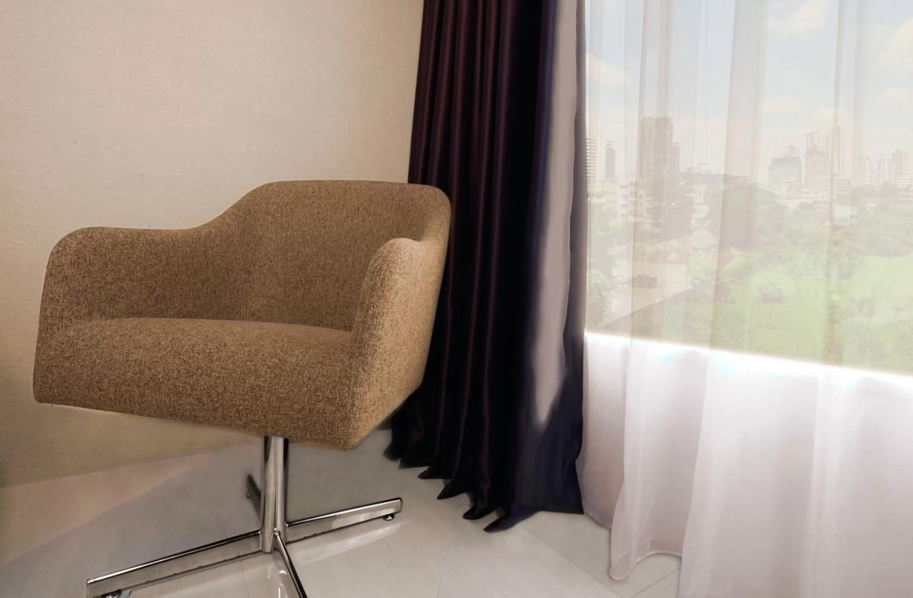 Photo of the whole room in Holiday Inn Express Jakarta International Expo by IHG