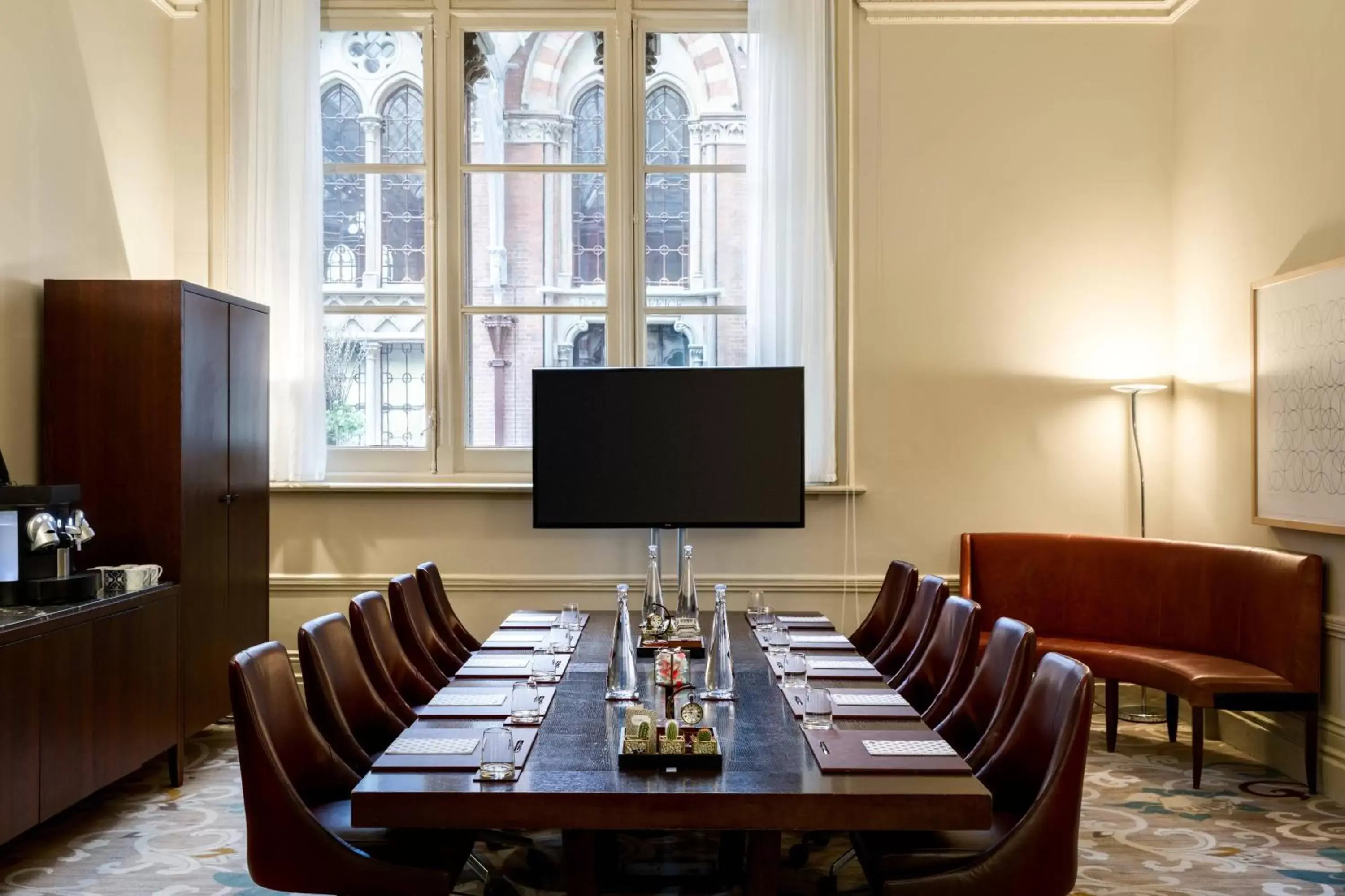 Meeting/conference room, TV/Entertainment Center in St. Pancras Renaissance Hotel London