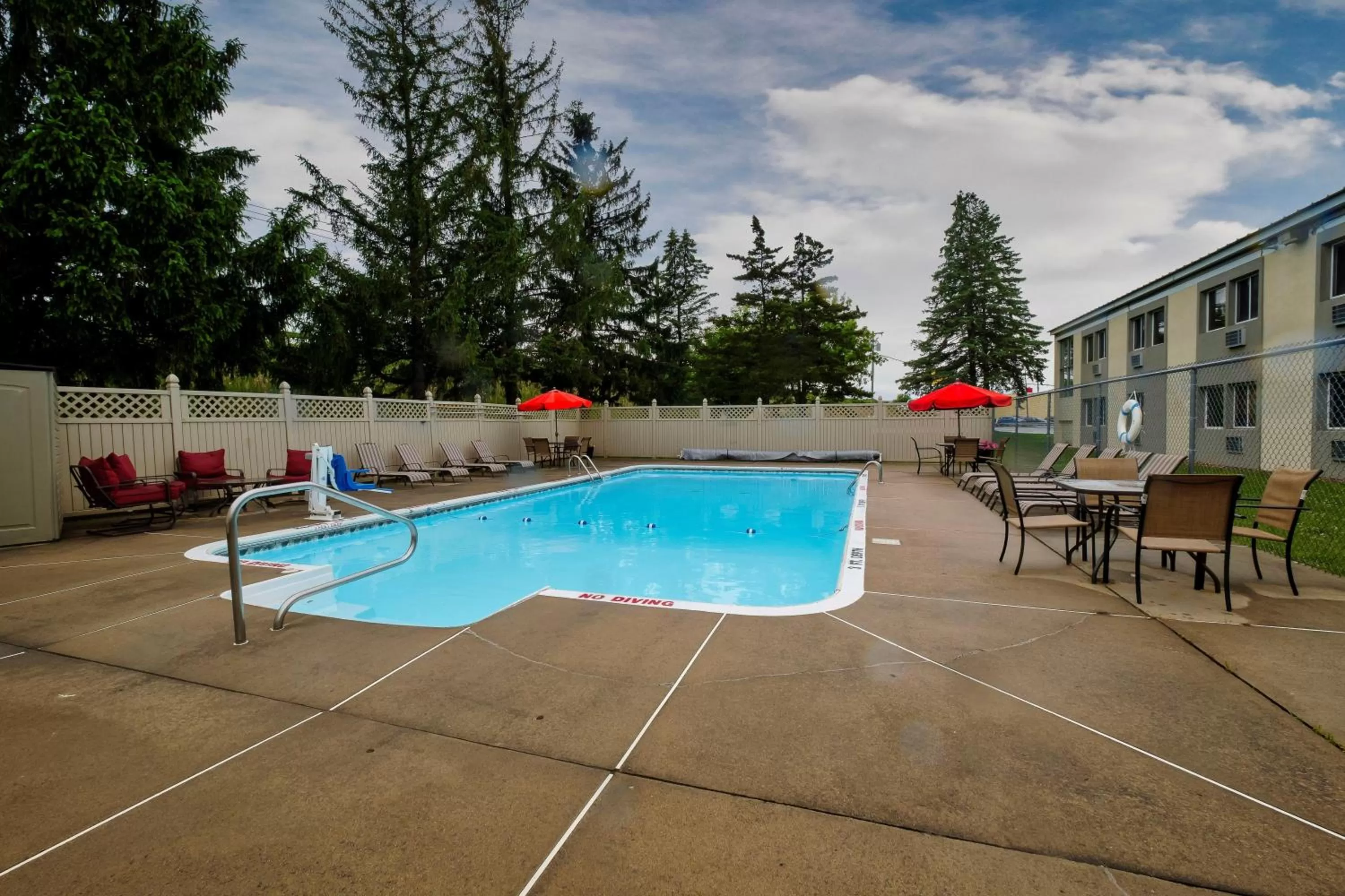 Swimming pool in Red Roof Inn and Suites Herkimer