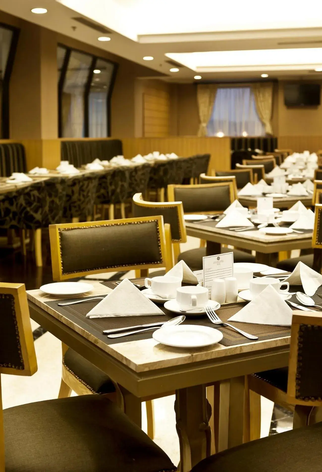 Restaurant/Places to Eat in Royal Kuningan Hotel