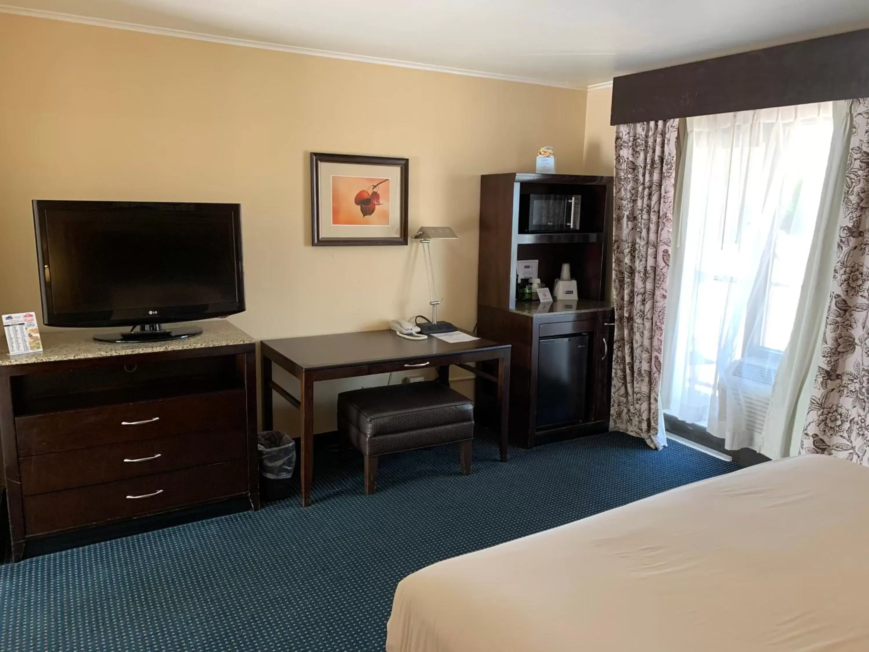 TV/Entertainment Center in Travelodge by Wyndham Rapid City