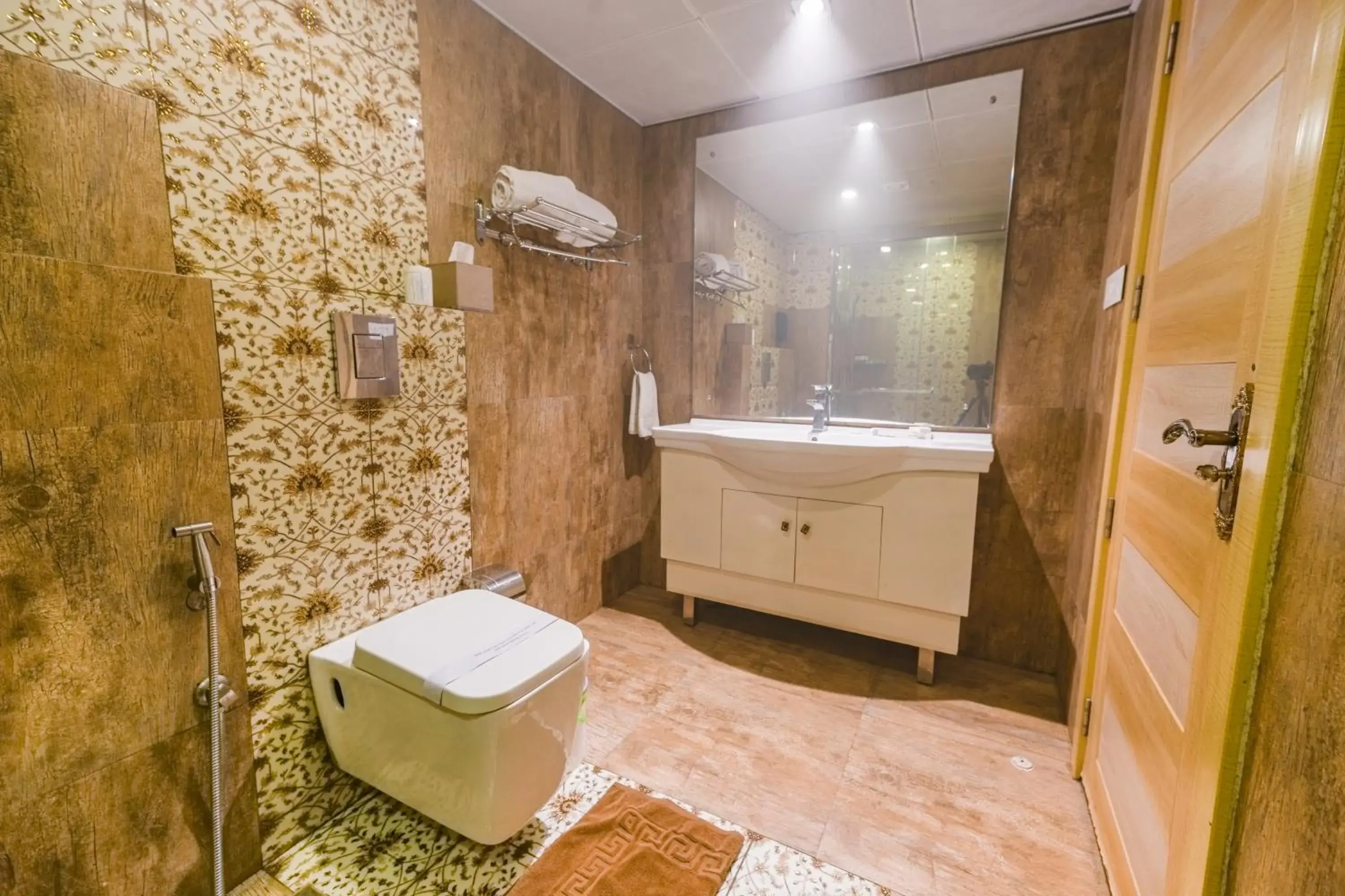 Bathroom in Parakkat Nature Resort