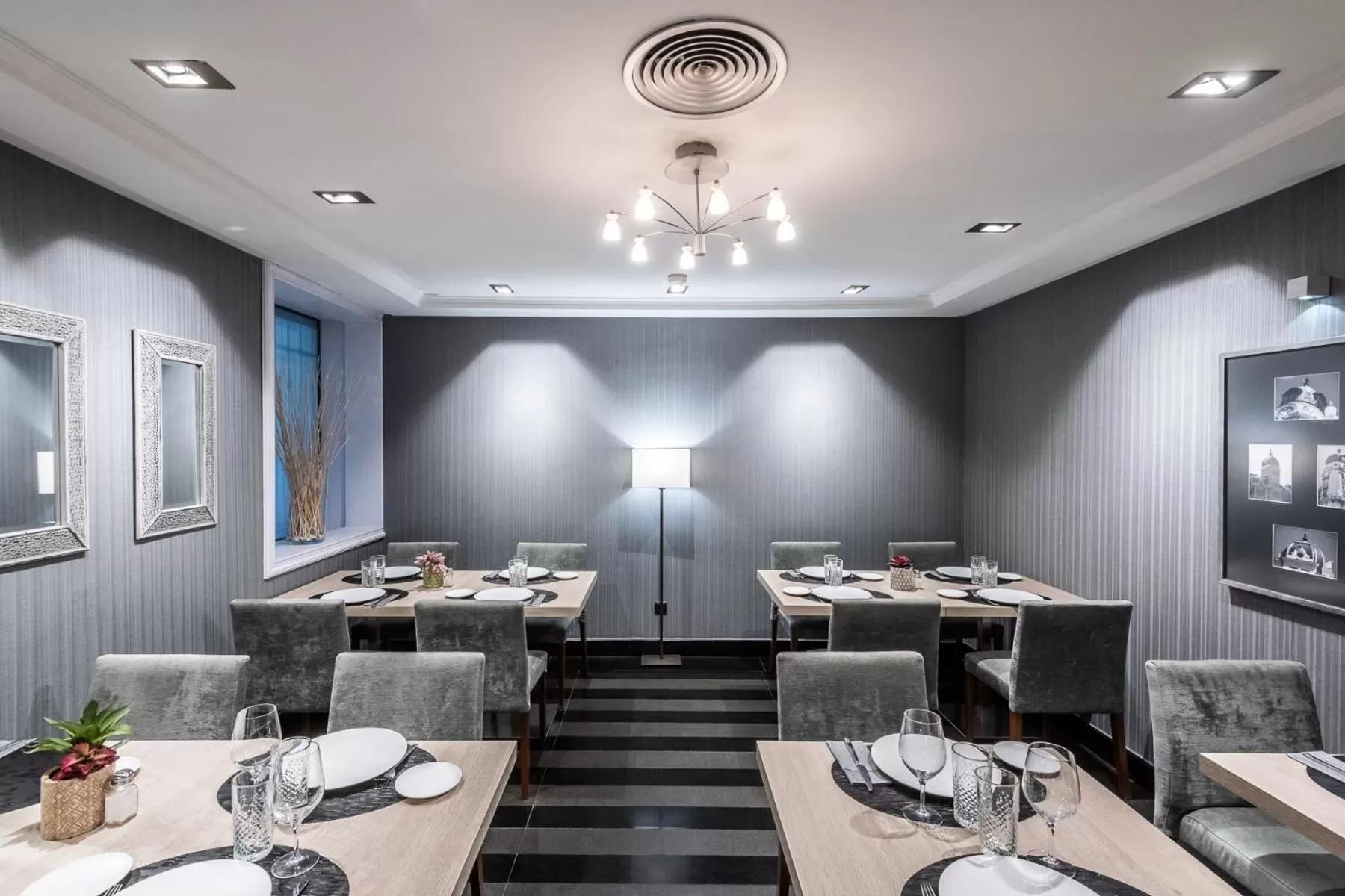 Restaurant/places to eat in Intelier Palacio San Martin