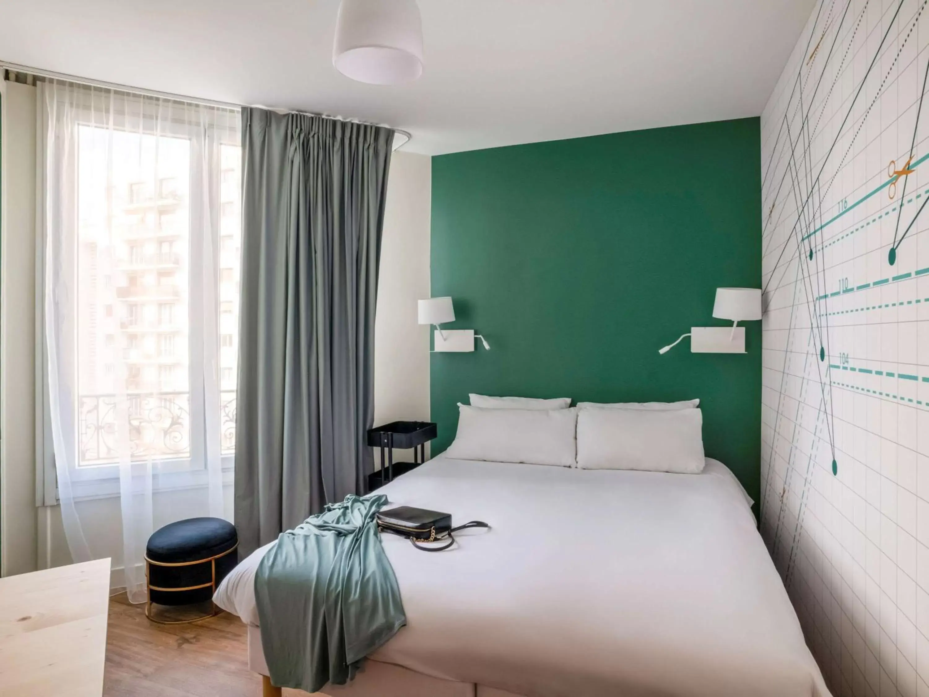 Bedroom, Bed in ibis Styles Asnieres Centre