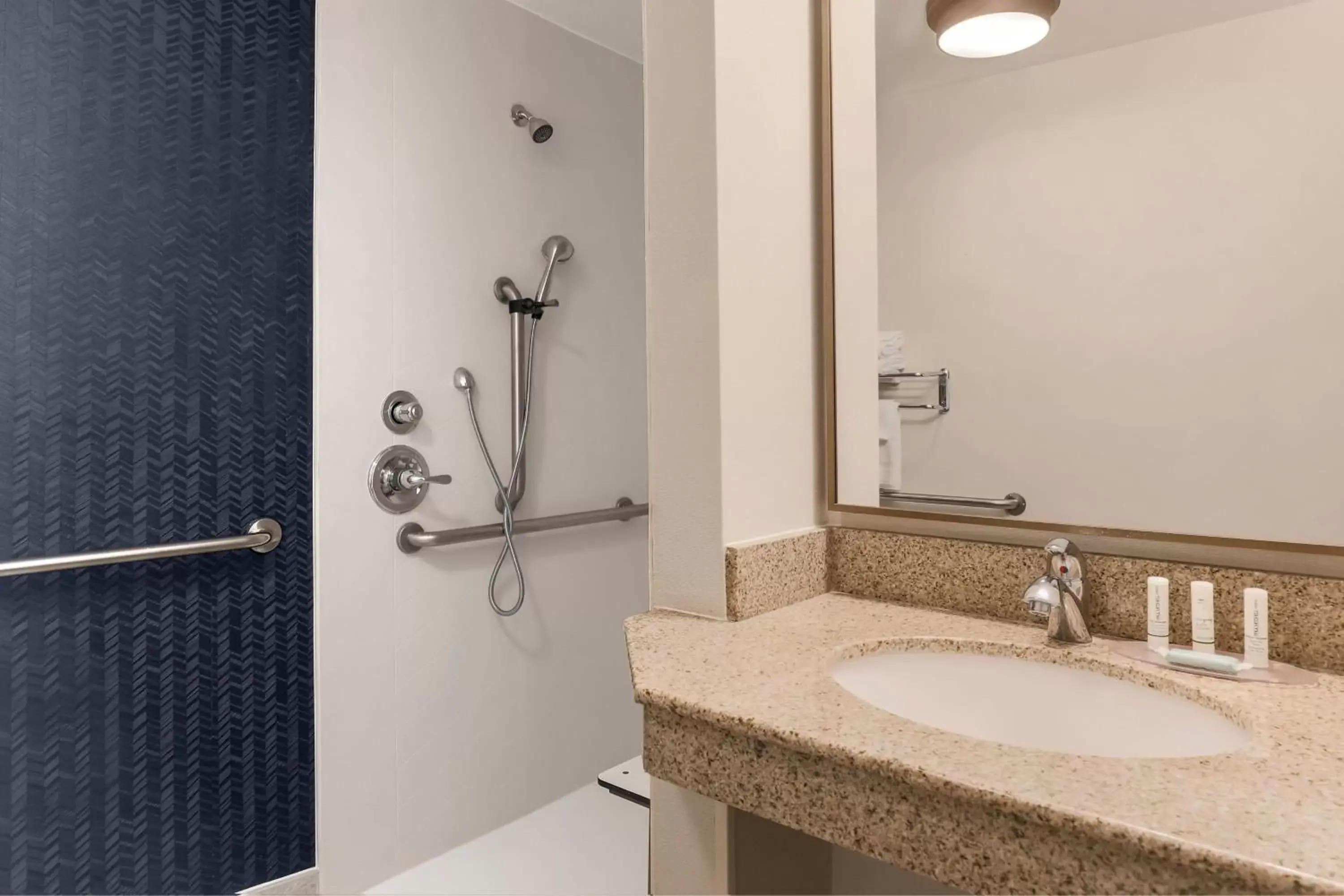 Bathroom in Fairfield Inn and Suites by Marriott San Jose Airport
