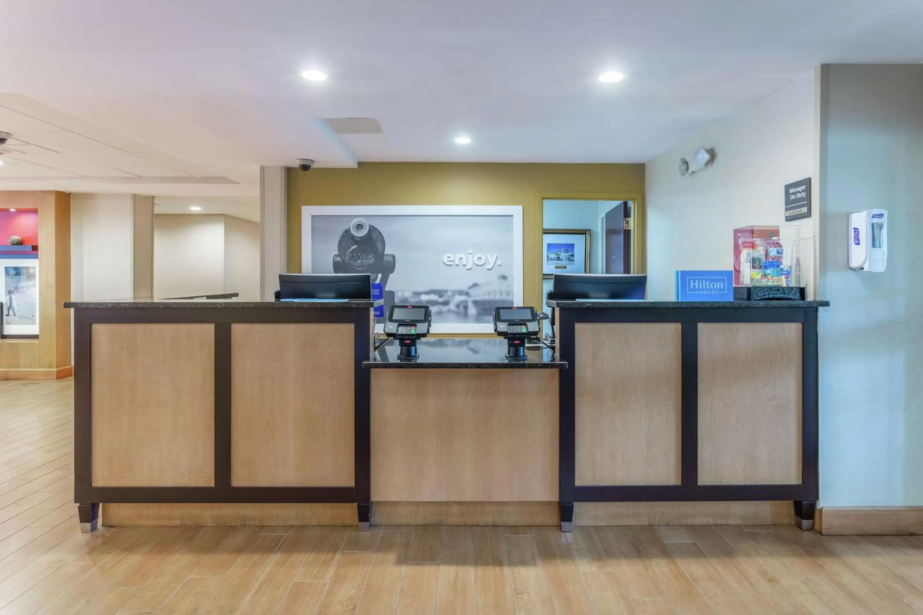Lobby or reception in Hampton Inn Groton/Mystic