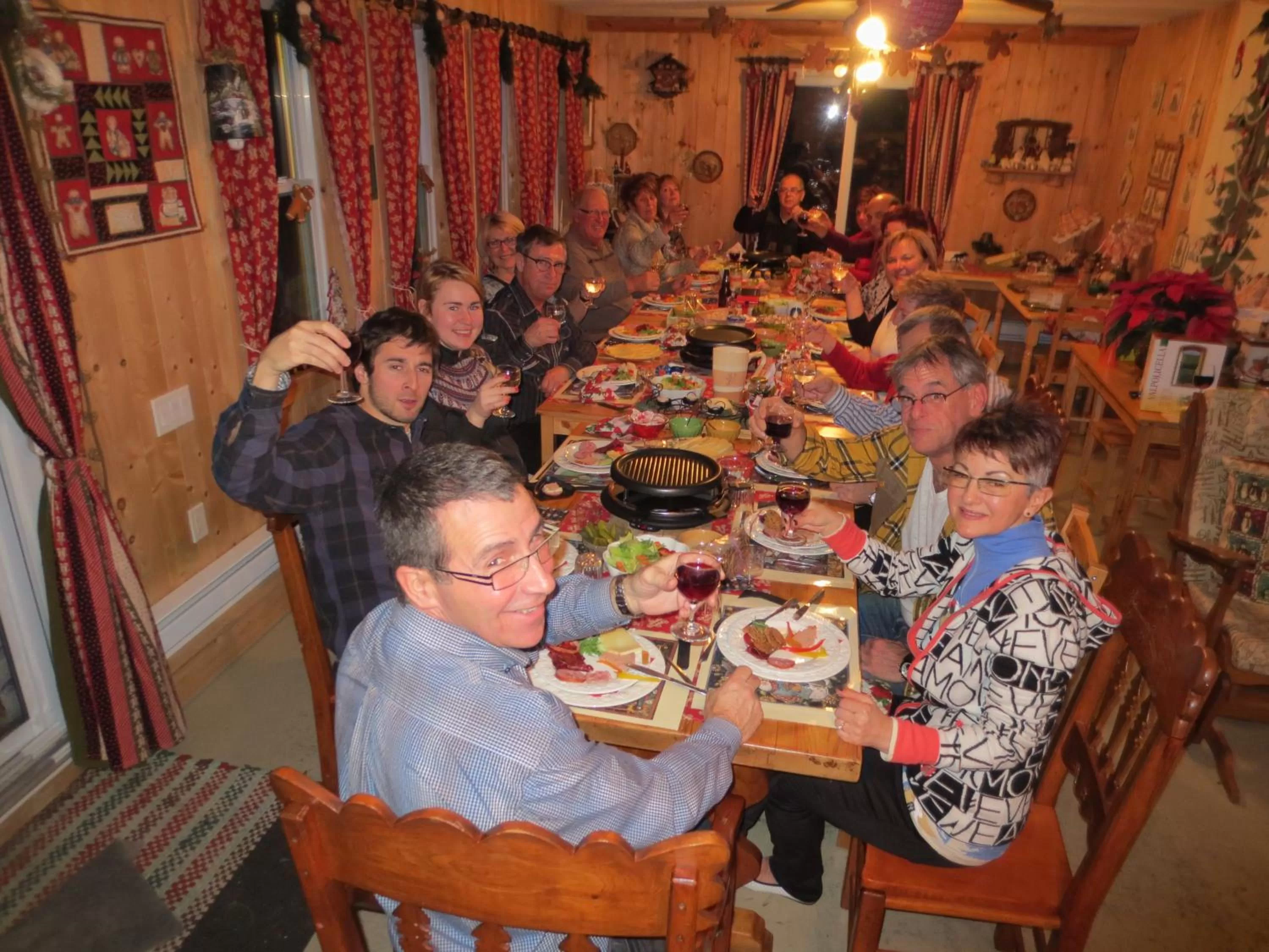 Restaurant/Places to Eat in Le Gîte Ambrelane