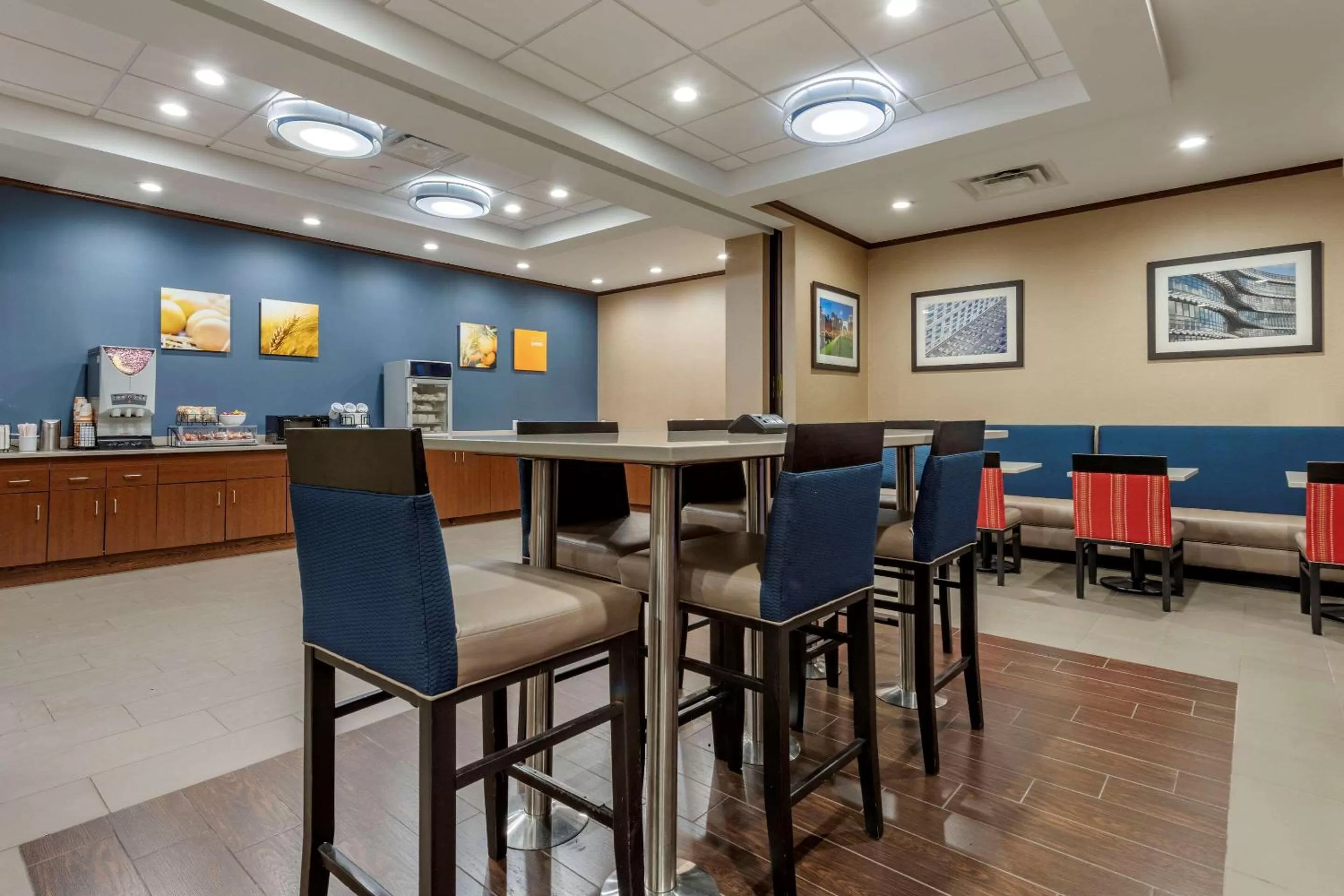 Restaurant/places to eat in Comfort Inn & Suites Pittsburgh South