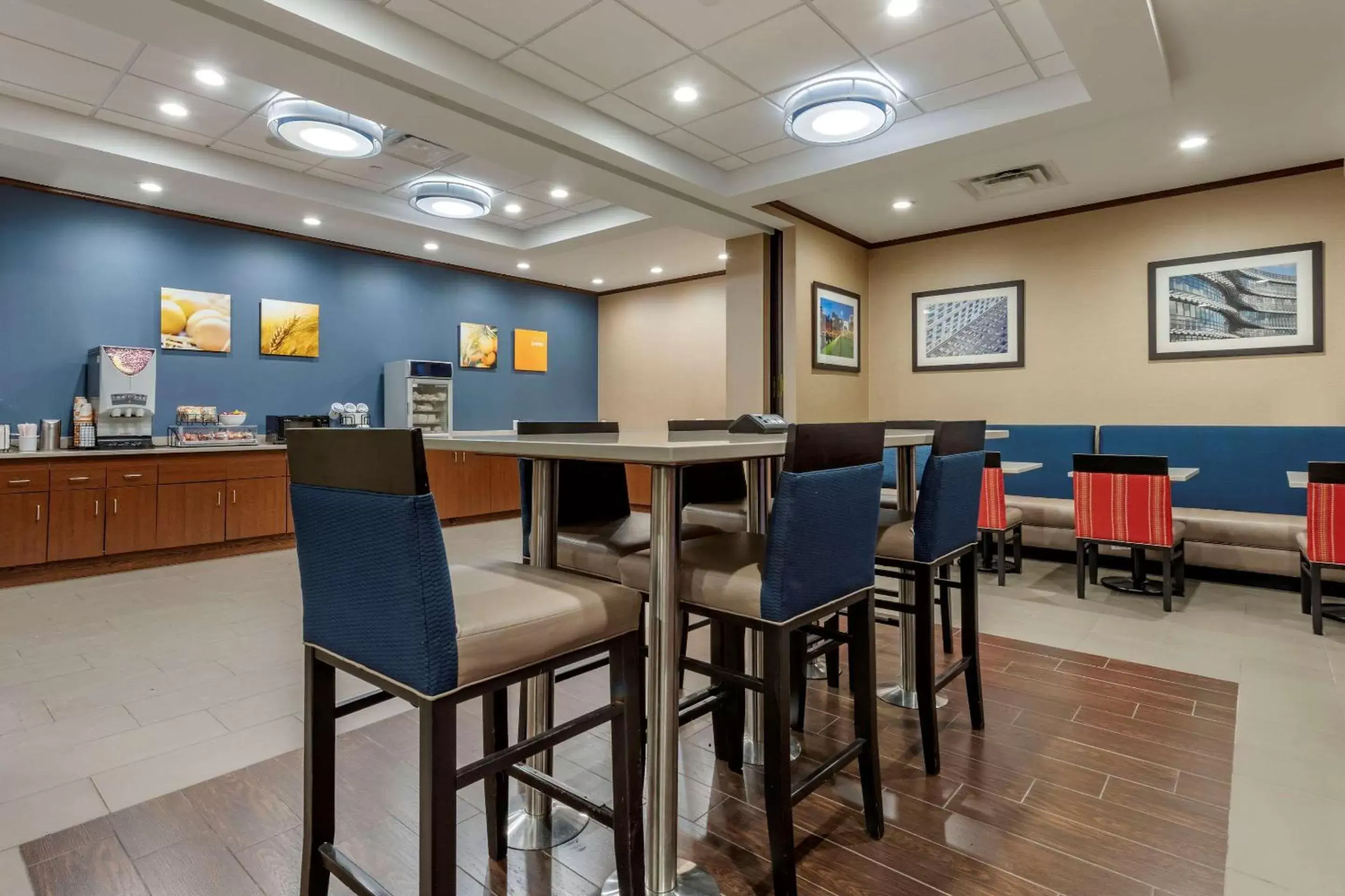 Restaurant/places to eat in Comfort Inn & Suites Pittsburgh South Restaurant/places to eat in Comfort Inn & Suites Pittsburgh South