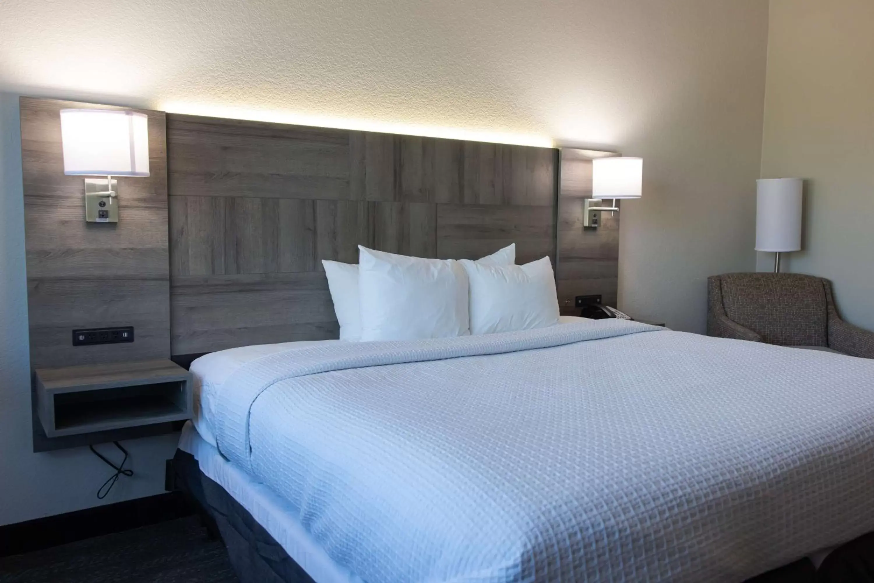 Bedroom, Bed in Best Western Plus Executive Residency Phoenix North Happy Valley