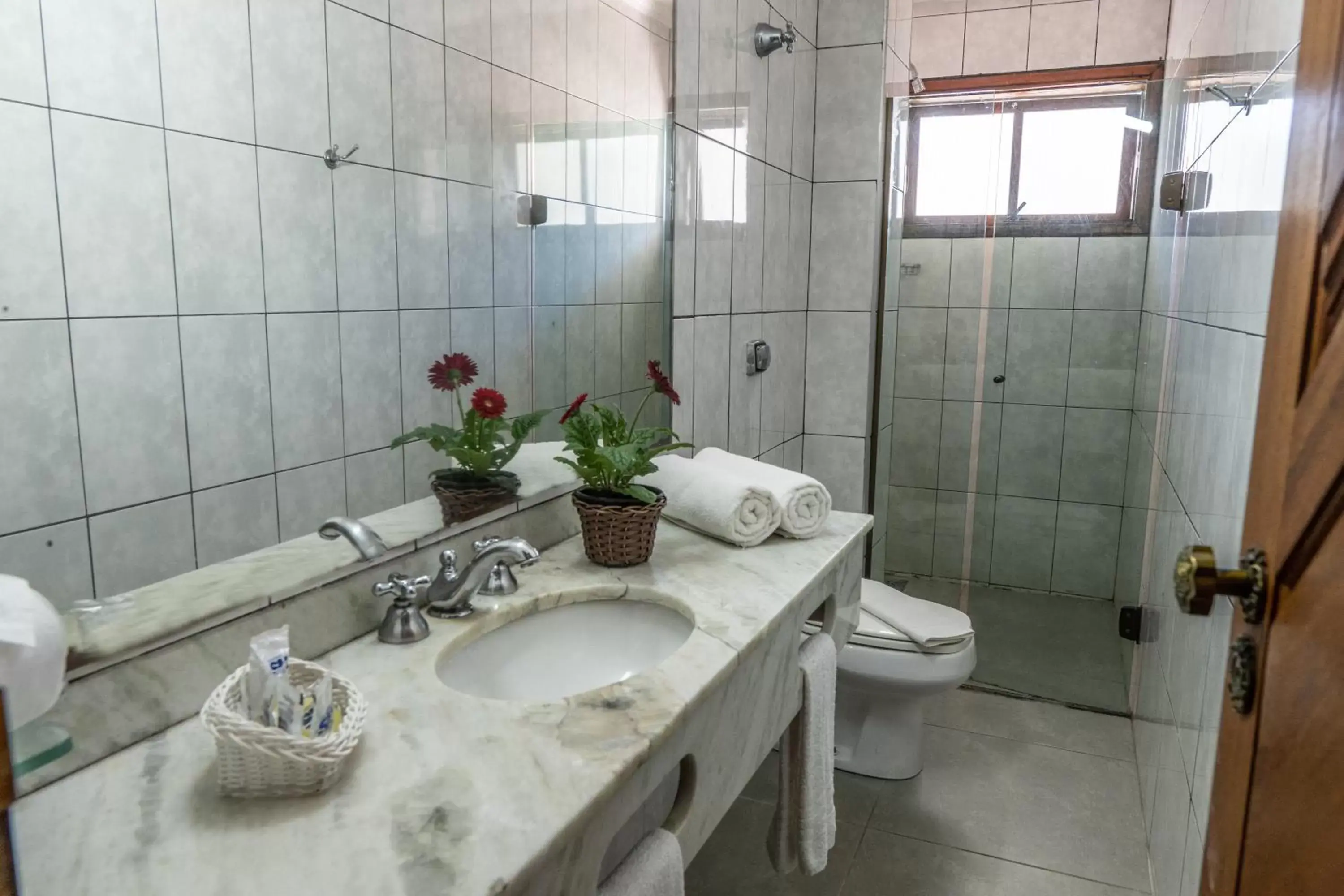 Bathroom in Strand Hotel Guarujá Frente Mar
