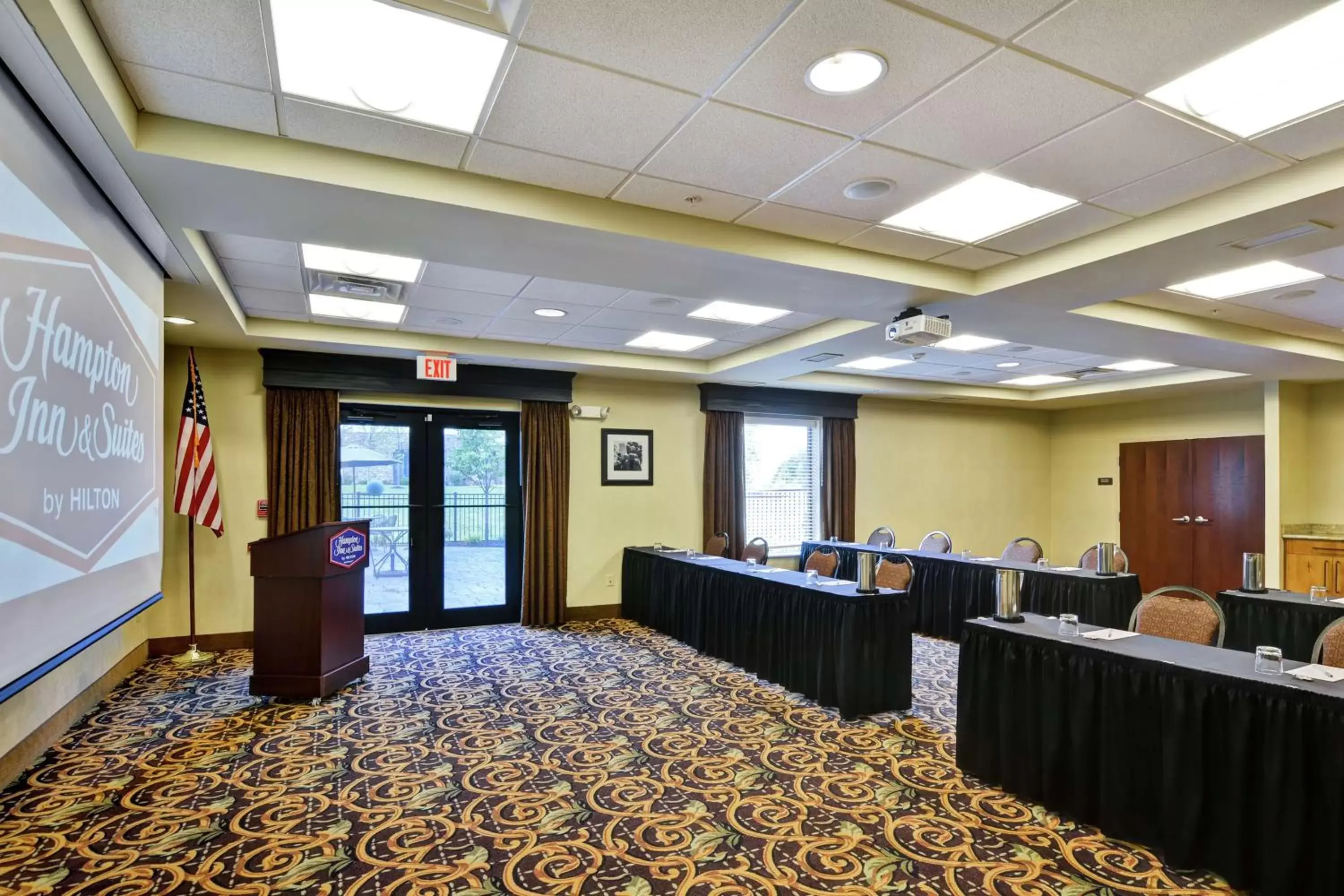 Meeting/conference room in Hampton Inn and Suites New Hartford/Utica