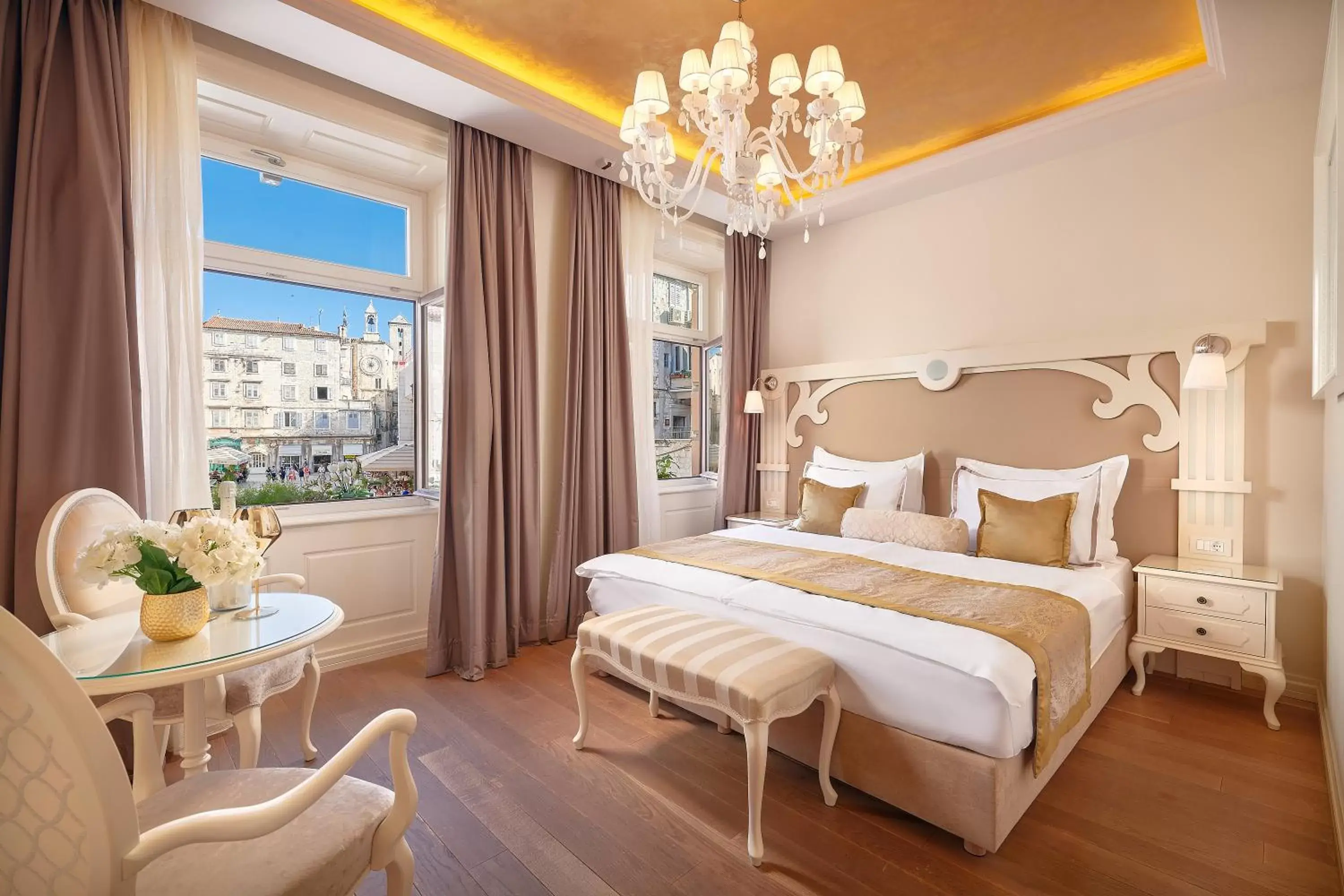 Deluxe Double or Twin Room with City View in Piazza Heritage Hotel