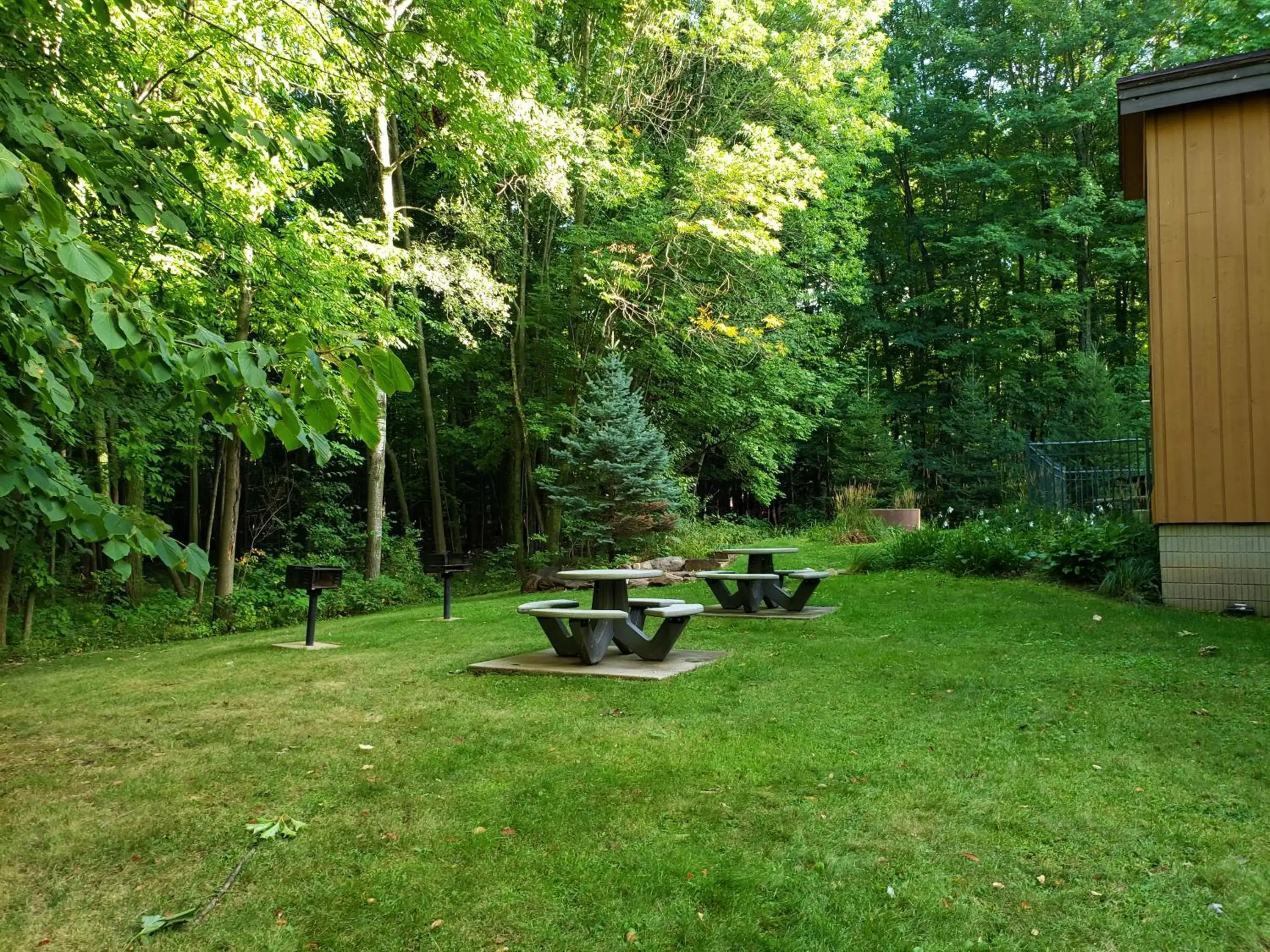 Property building, Garden in Rib Mountain Inn