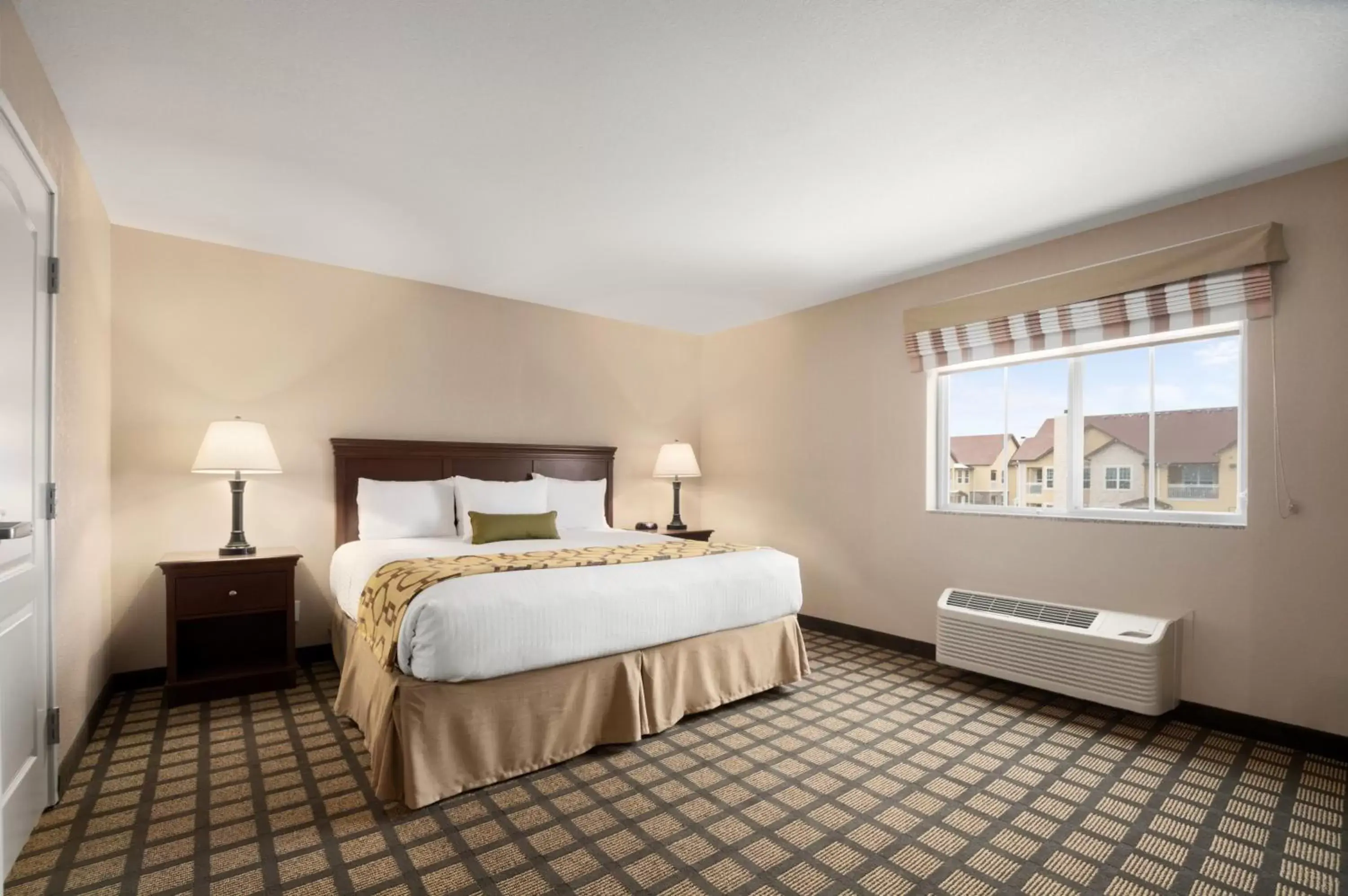King Room with Roll-In Shower - Mobility/Hearing Accessible - Non-Smoking in Baymont Inn & Suites by Wyndham Odessa King Room with Roll-In Shower - Mobility/Hearing Accessible - Non-Smoking in Baymont Inn & Suites by Wyndham Odessa