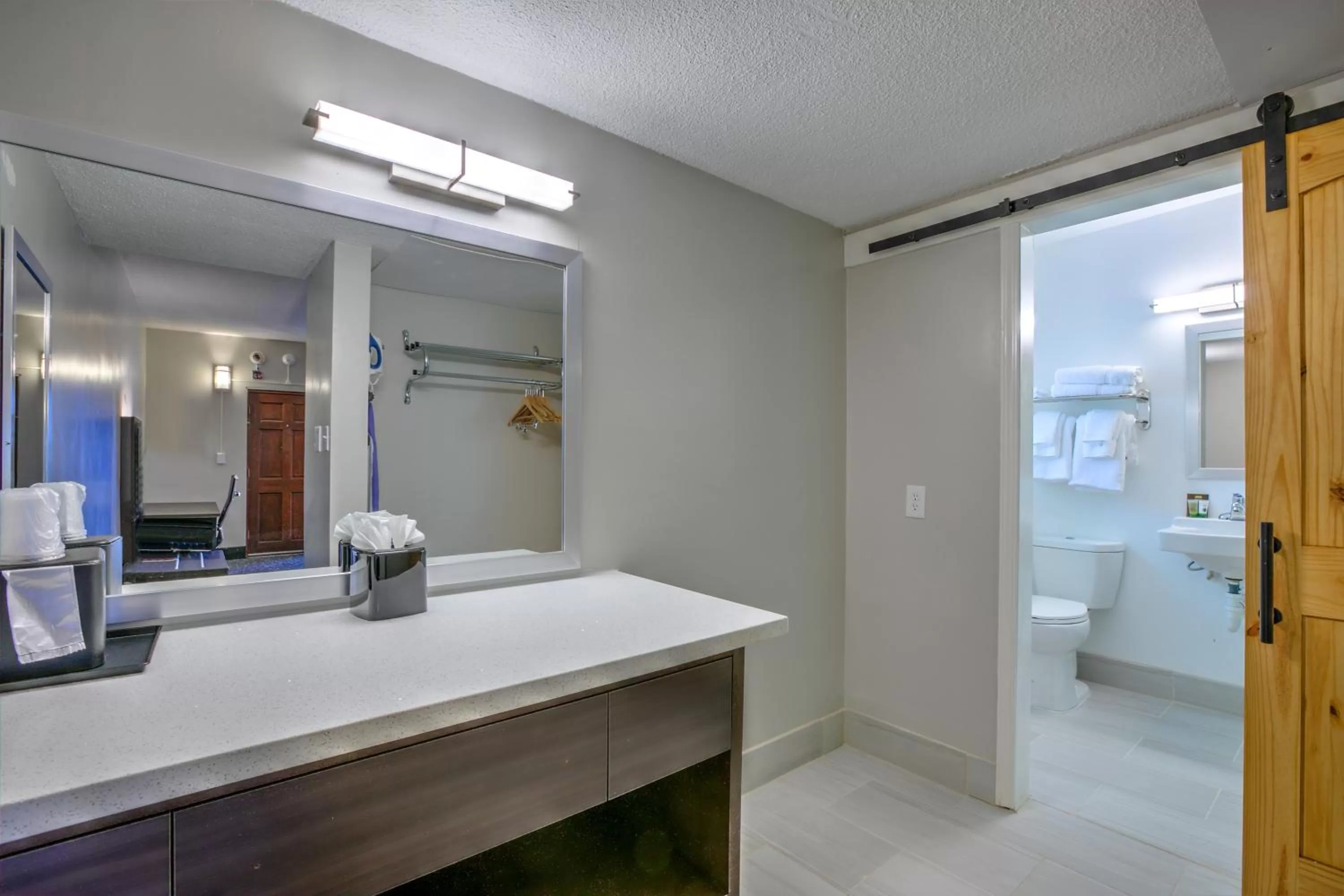Bathroom in El Sendero Inn, an Ascend Collection Hotel